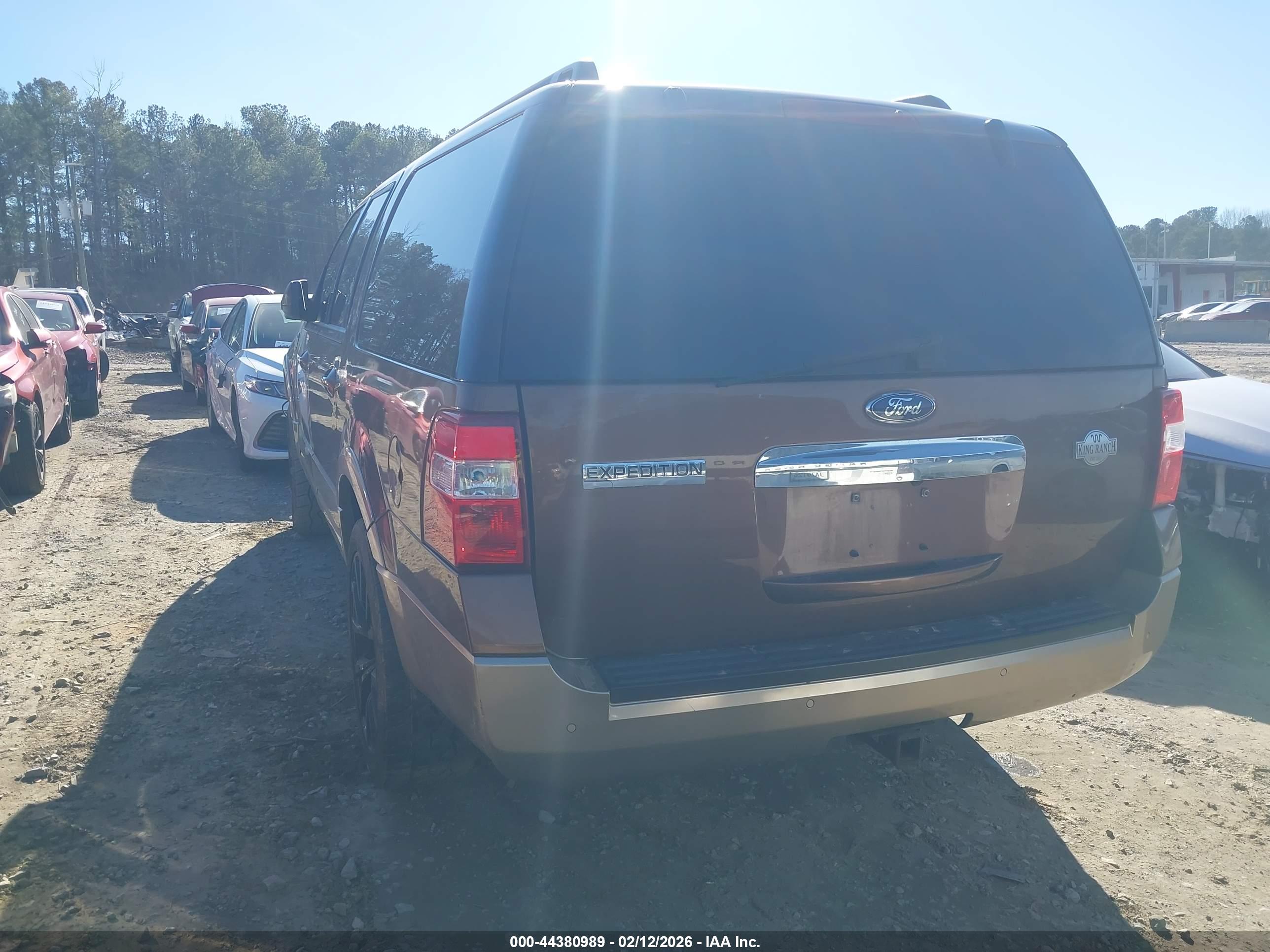 FORD EXPEDITION image 3