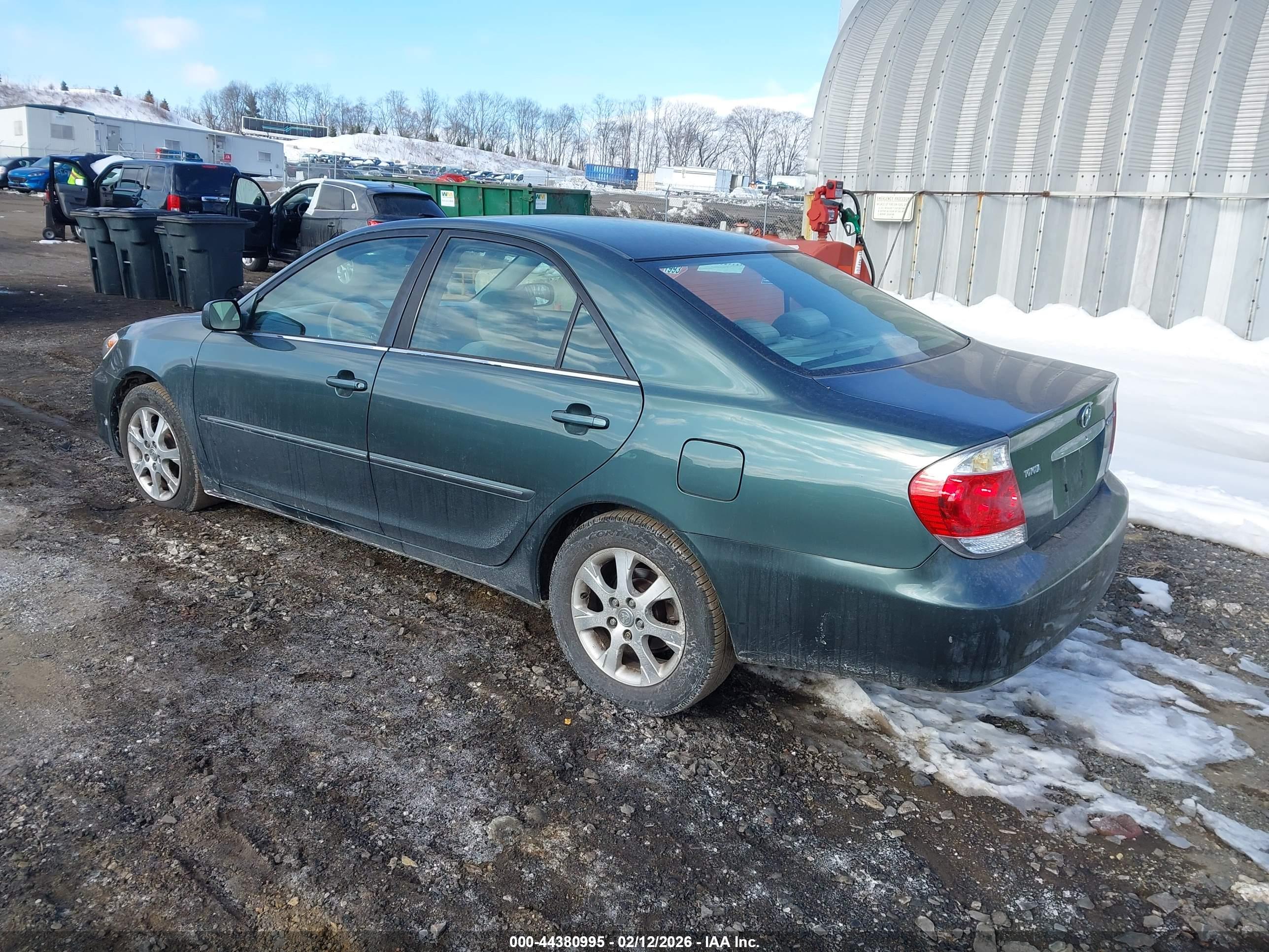 TOYOTA CAMRY image 3