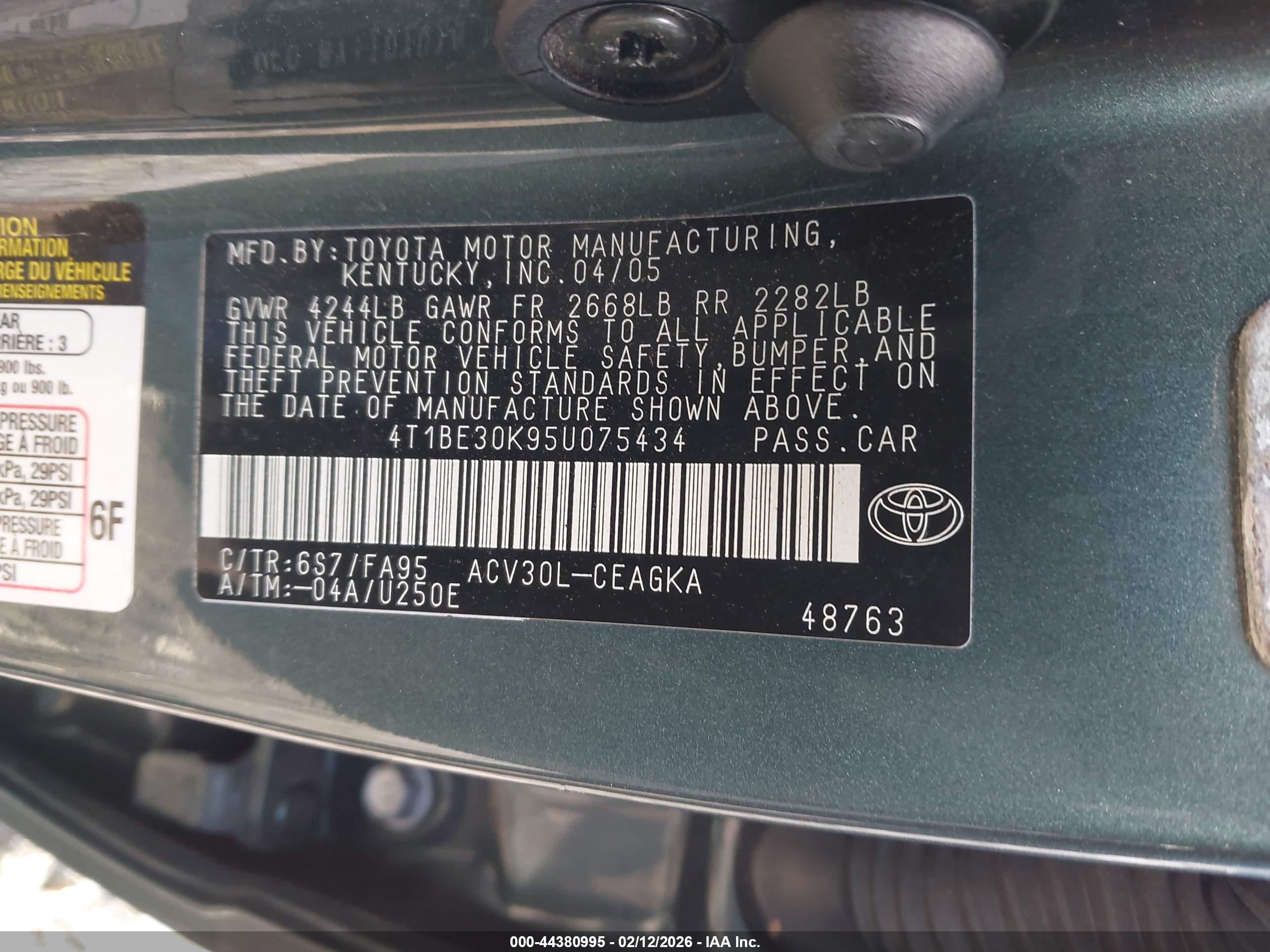 TOYOTA CAMRY image 9