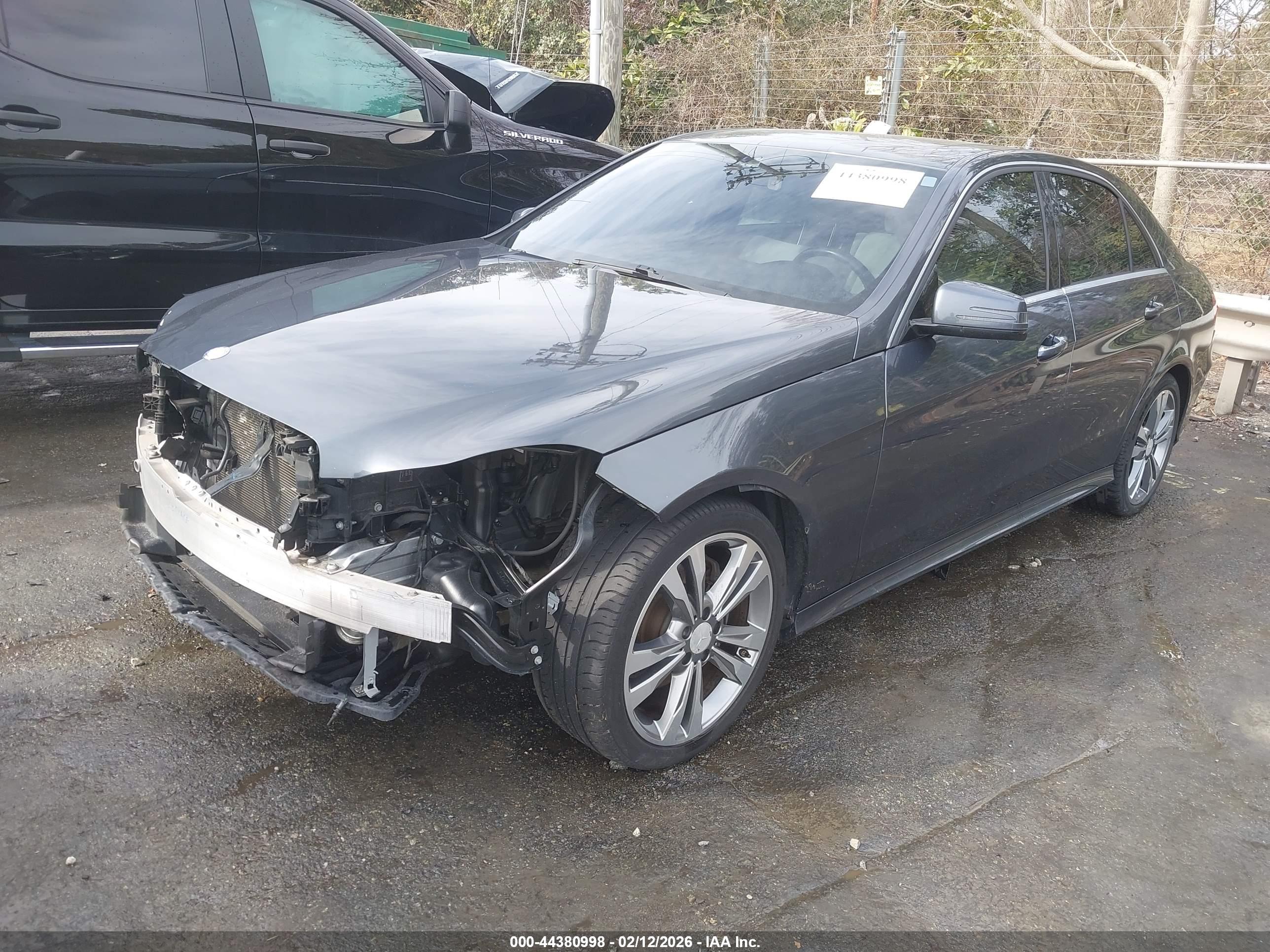 MERCEDES-BENZ E image 2