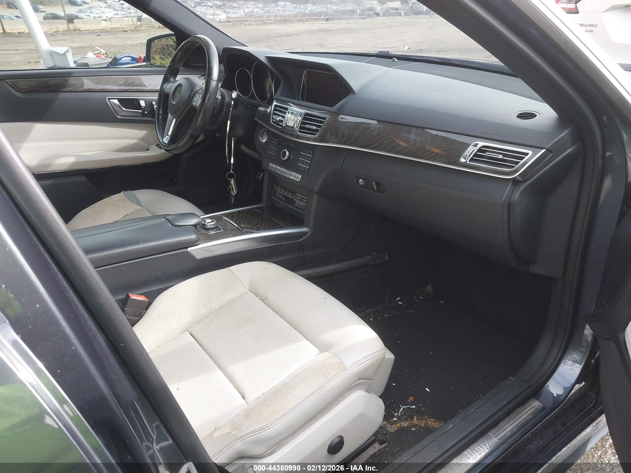 MERCEDES-BENZ E image 5