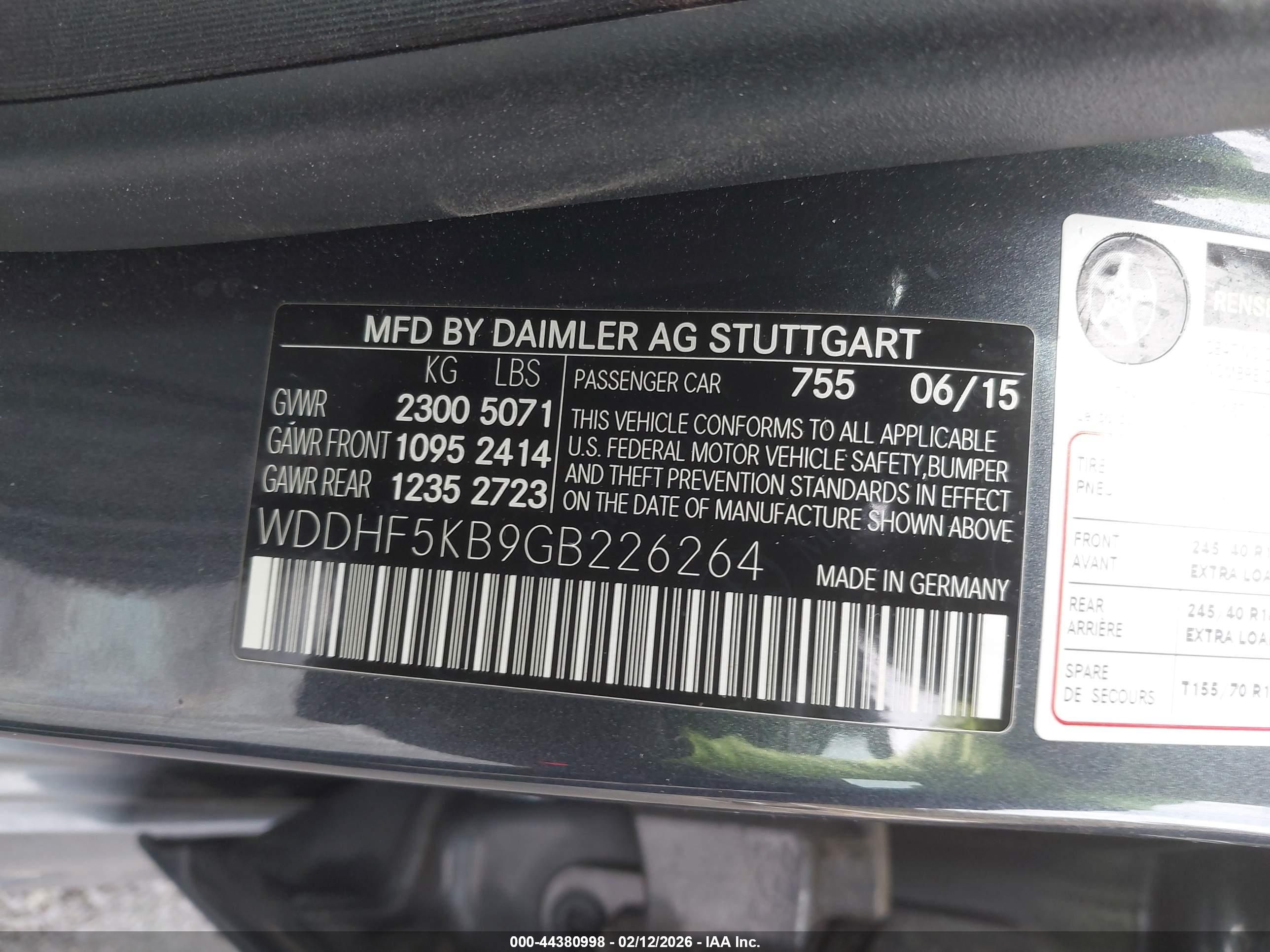 MERCEDES-BENZ E image 9