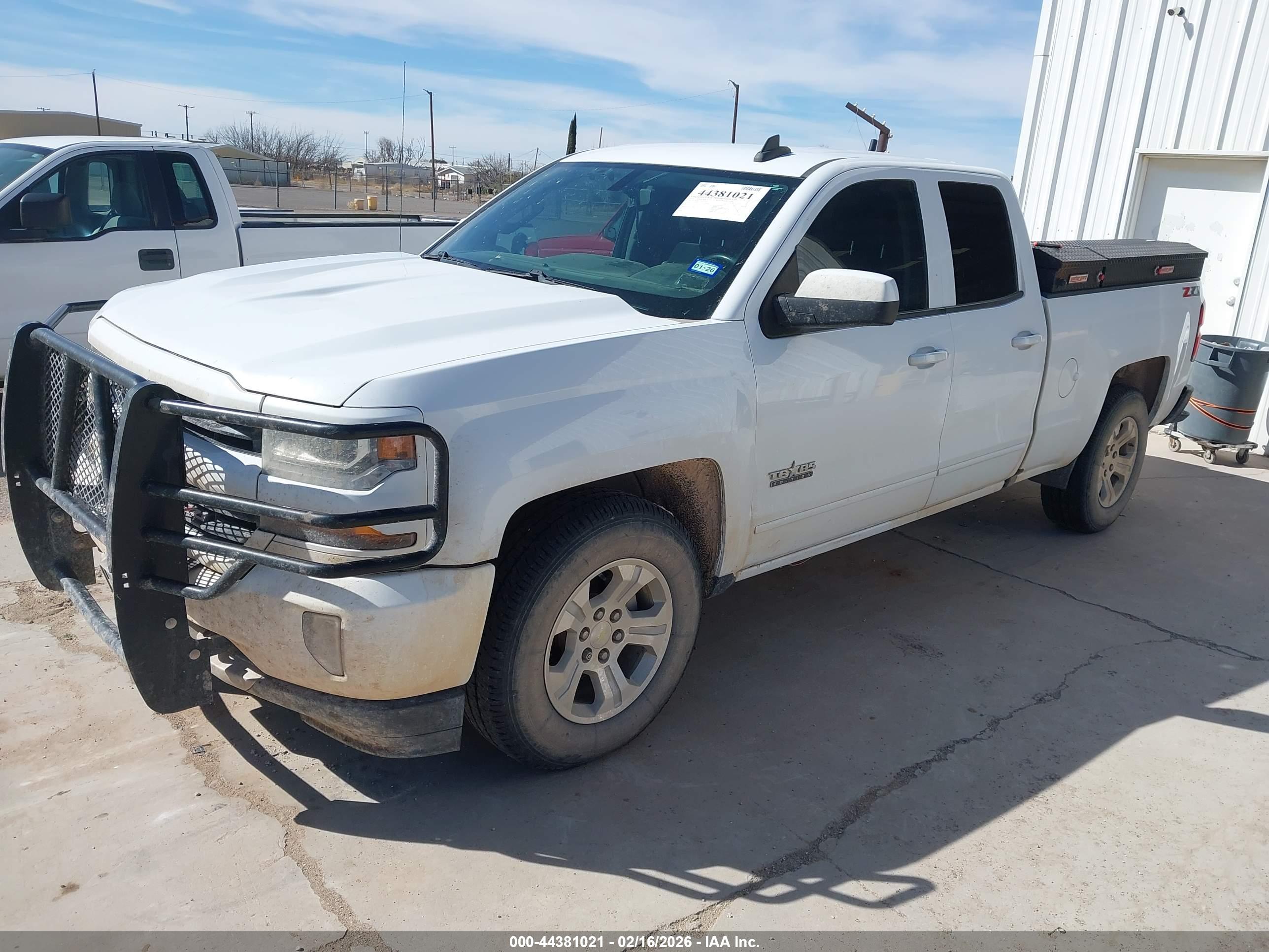 CHEVROLET SILVERADO image 2