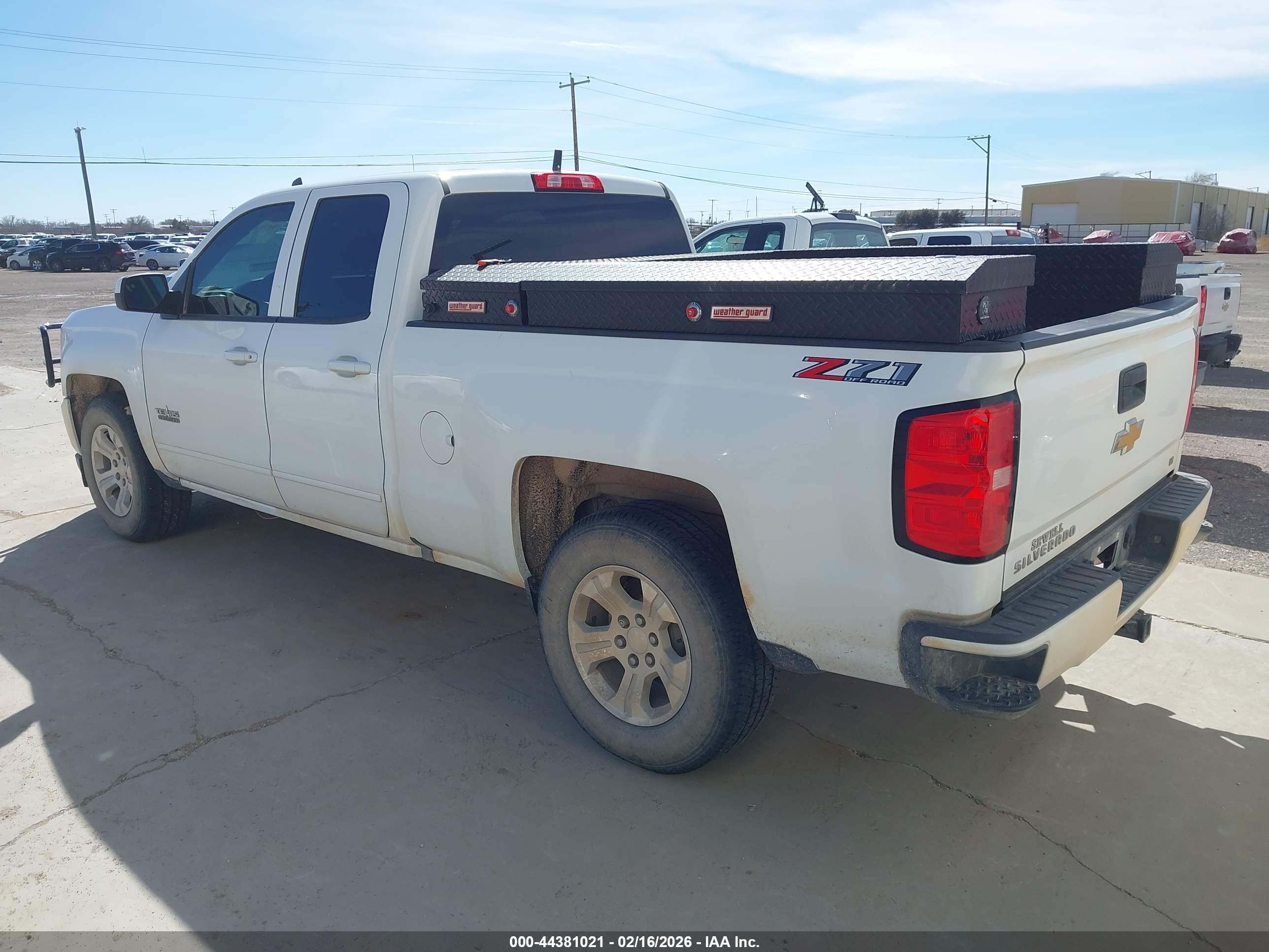 CHEVROLET SILVERADO image 3
