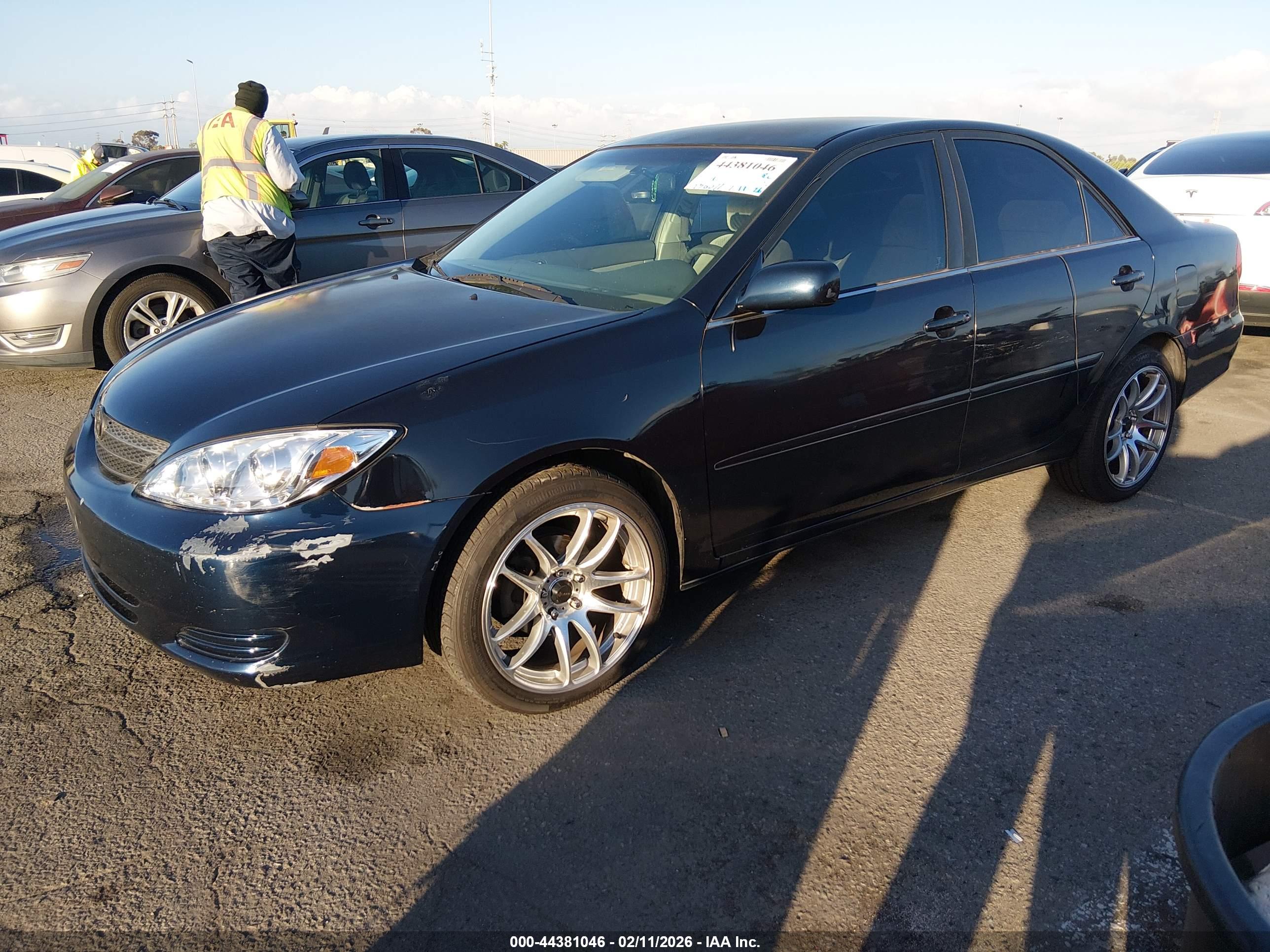 TOYOTA CAMRY image 2