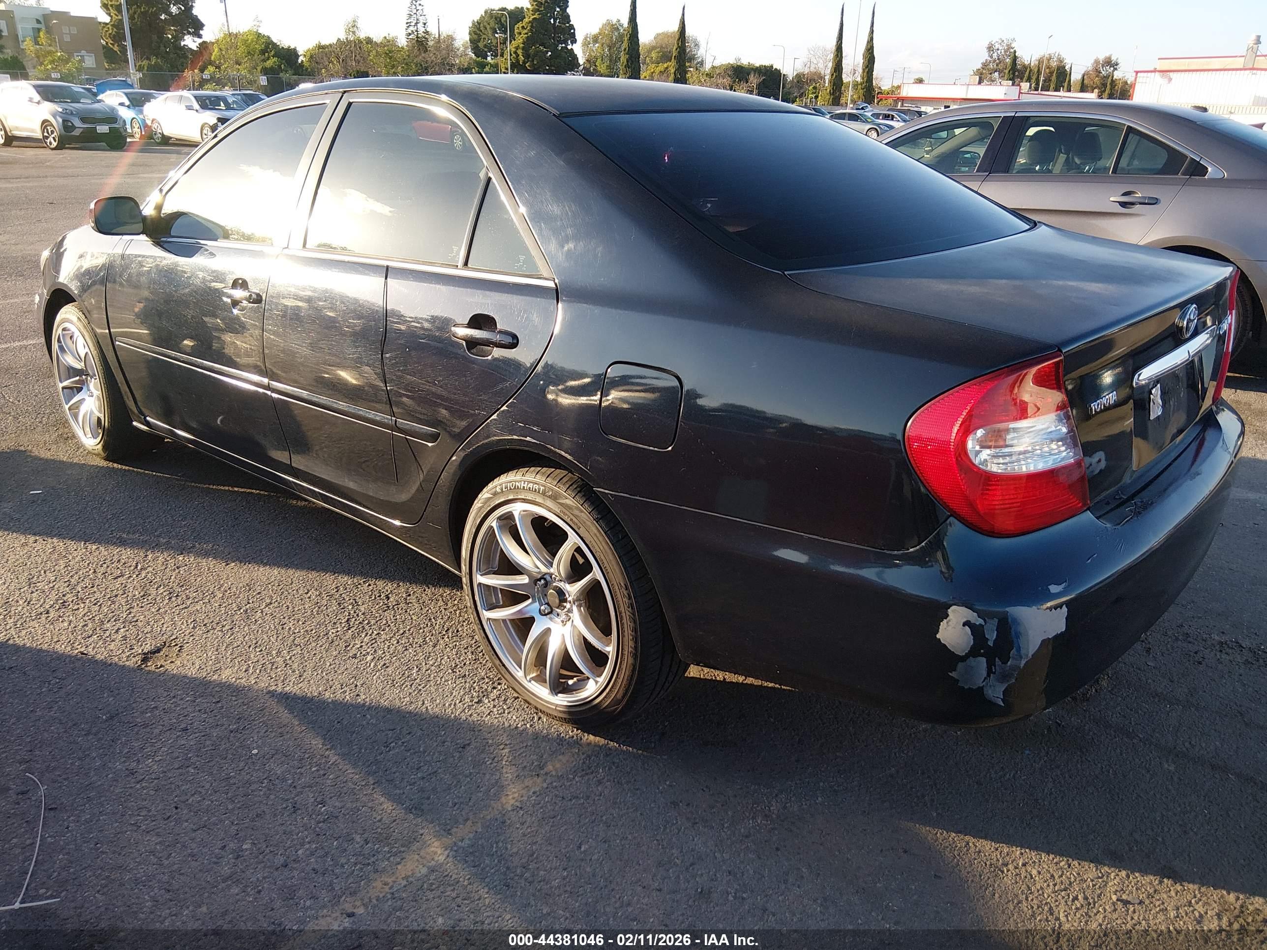TOYOTA CAMRY image 3