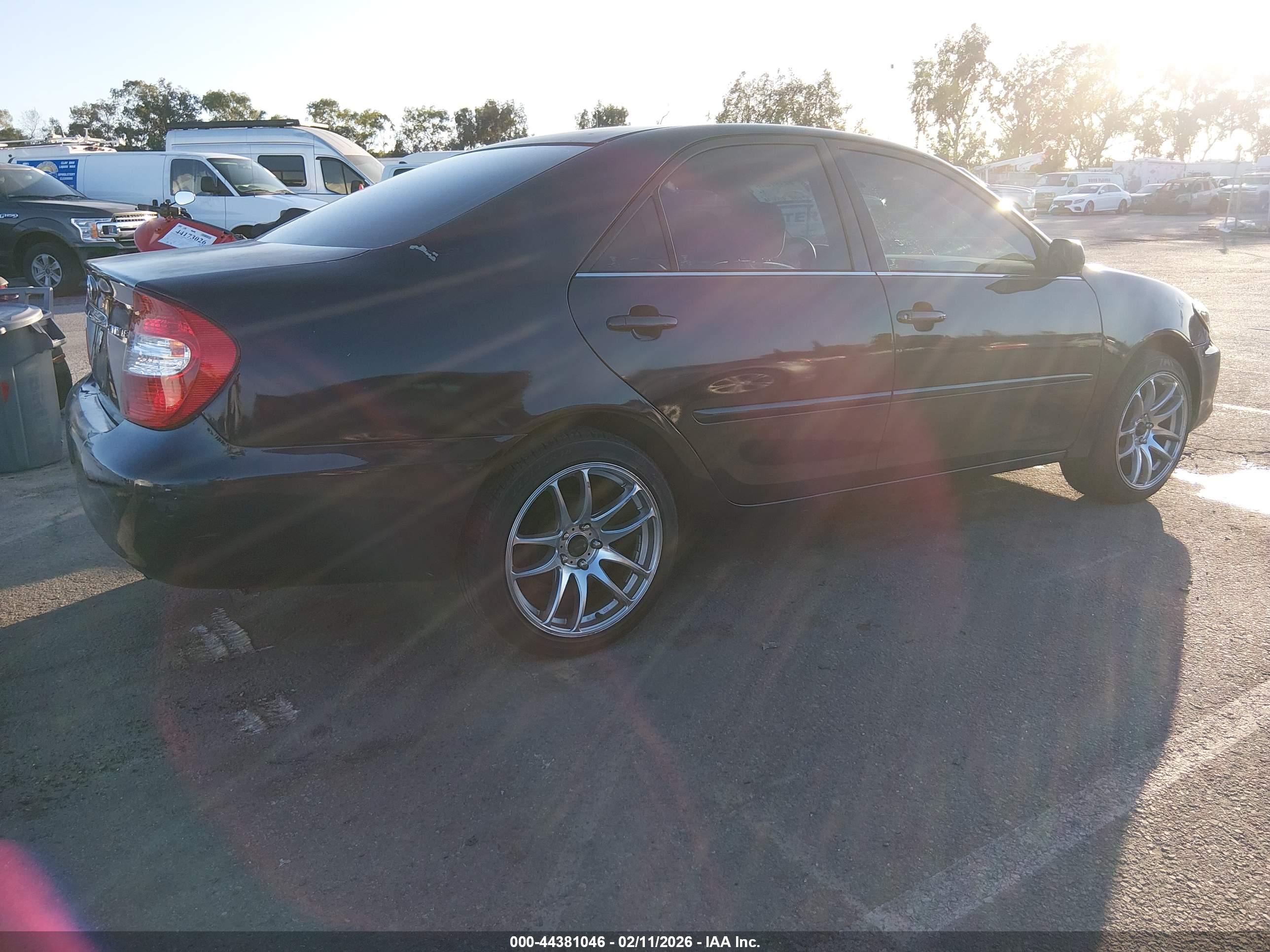 TOYOTA CAMRY image 4