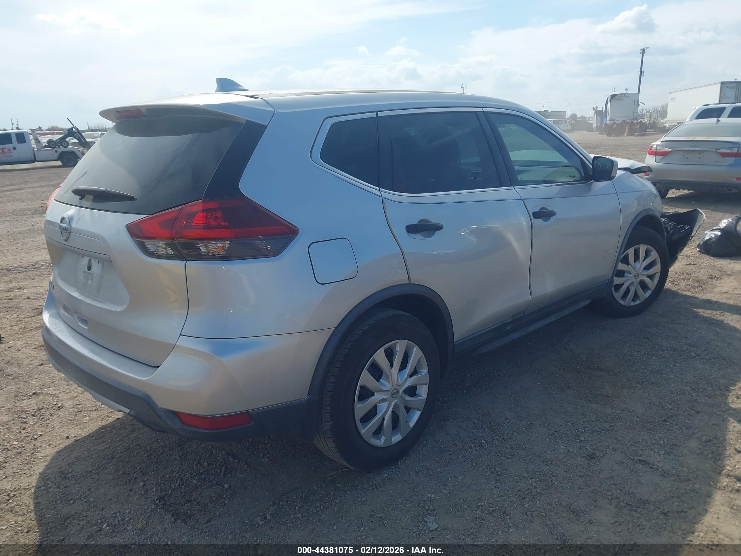 NISSAN ROGUE image 4