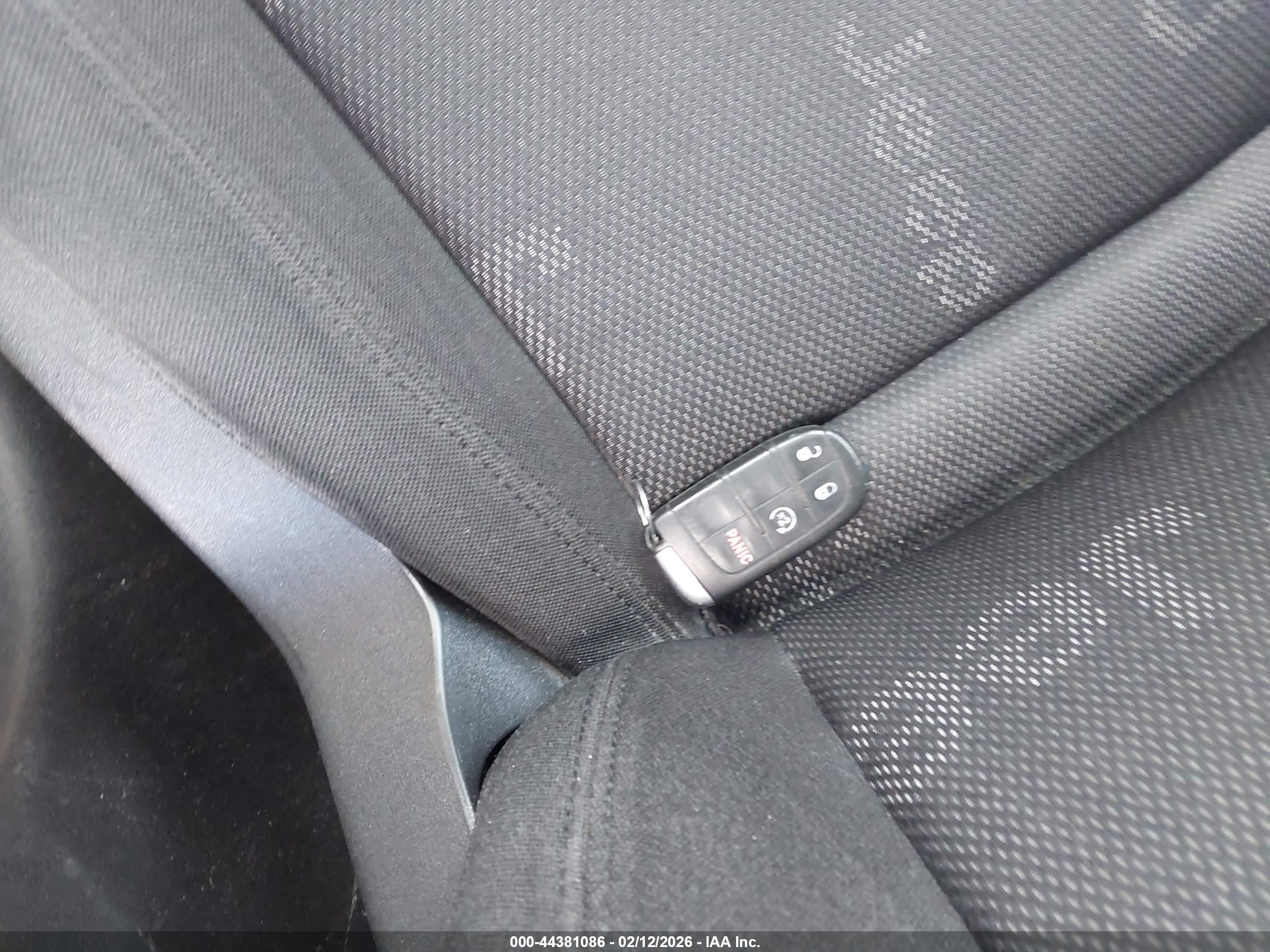 JEEP RENEGADE image 11