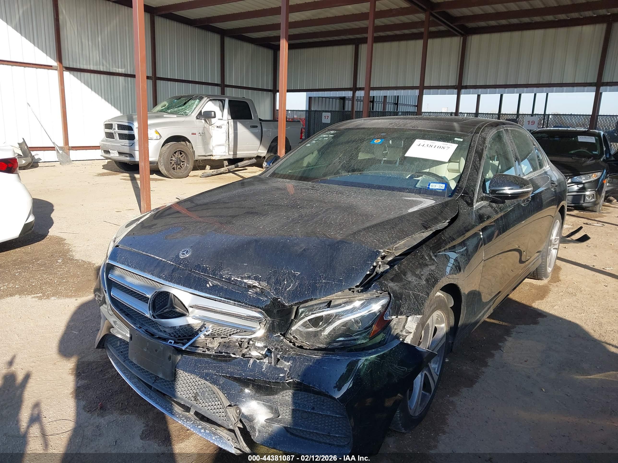 MERCEDES-BENZ E image 2