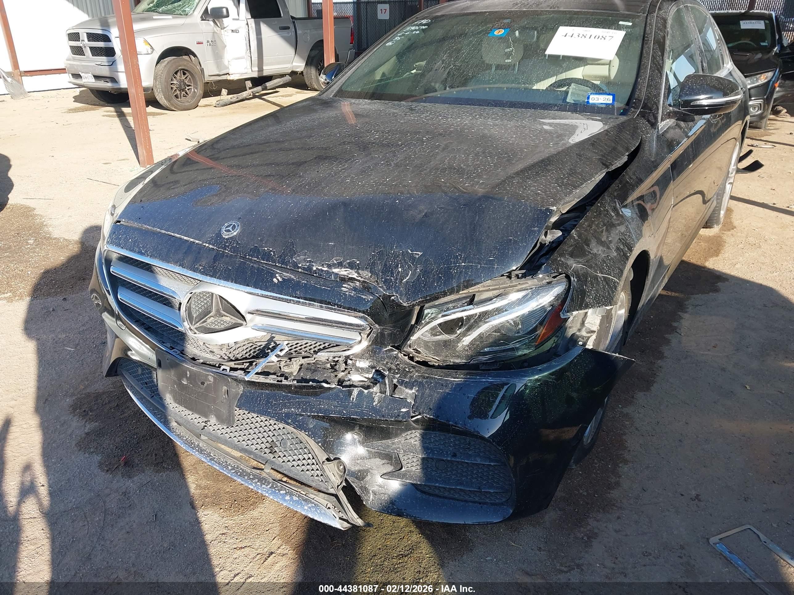MERCEDES-BENZ E image 6