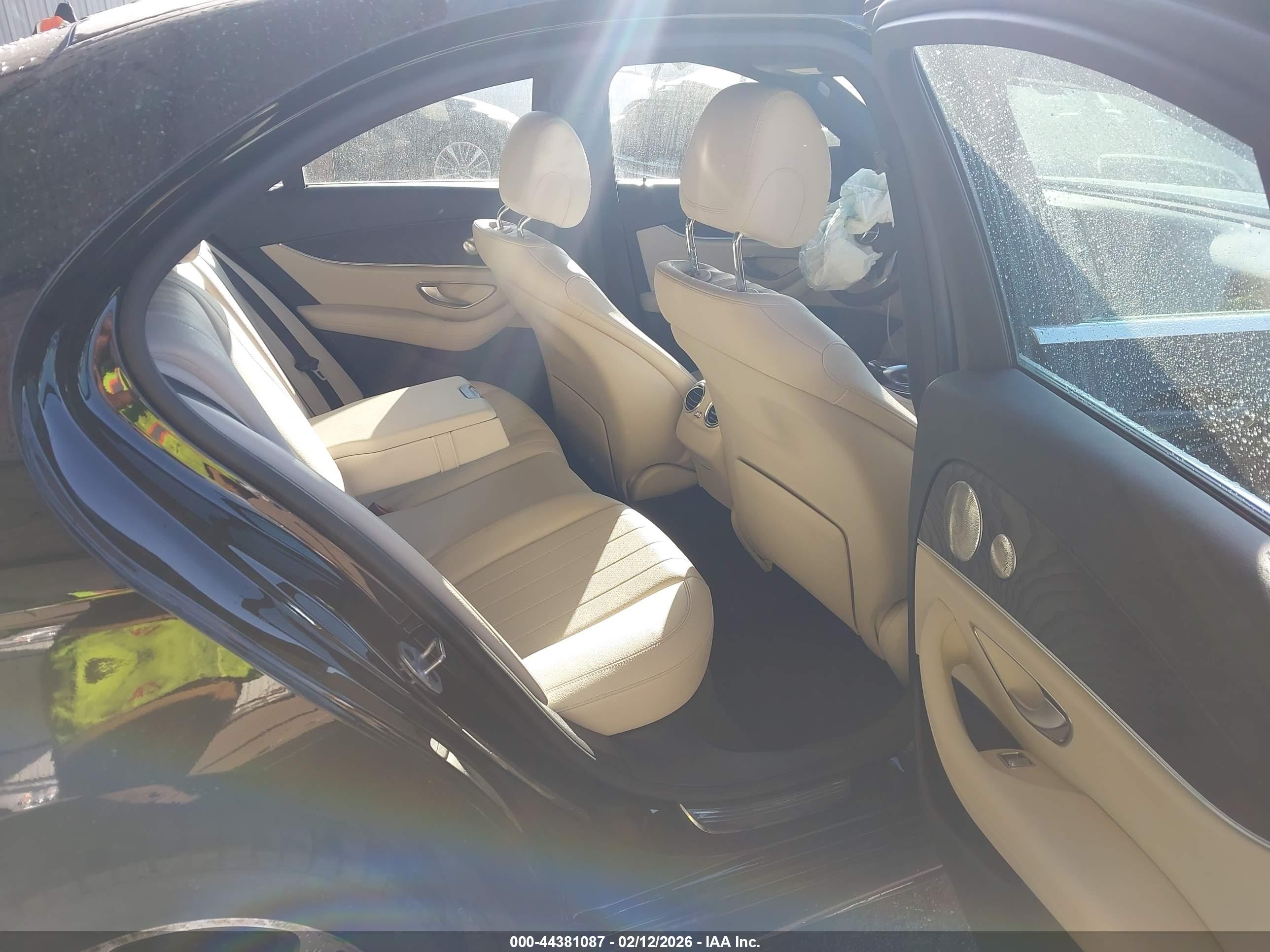 MERCEDES-BENZ E image 8