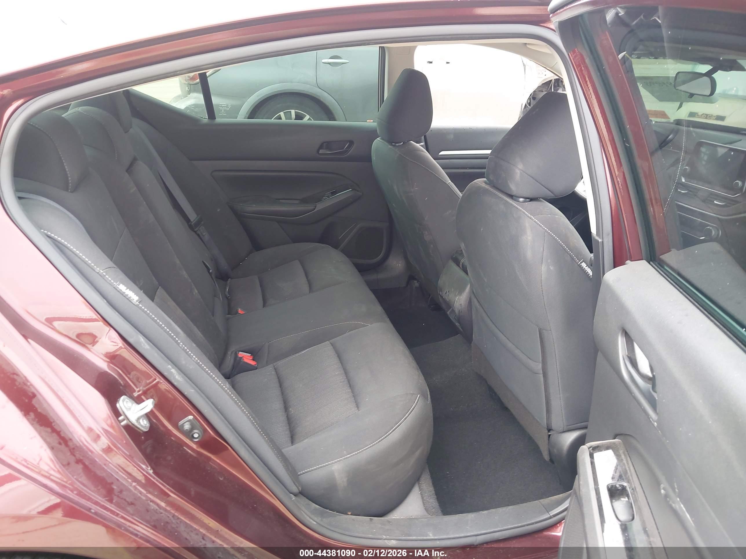 NISSAN ALTIMA image 8