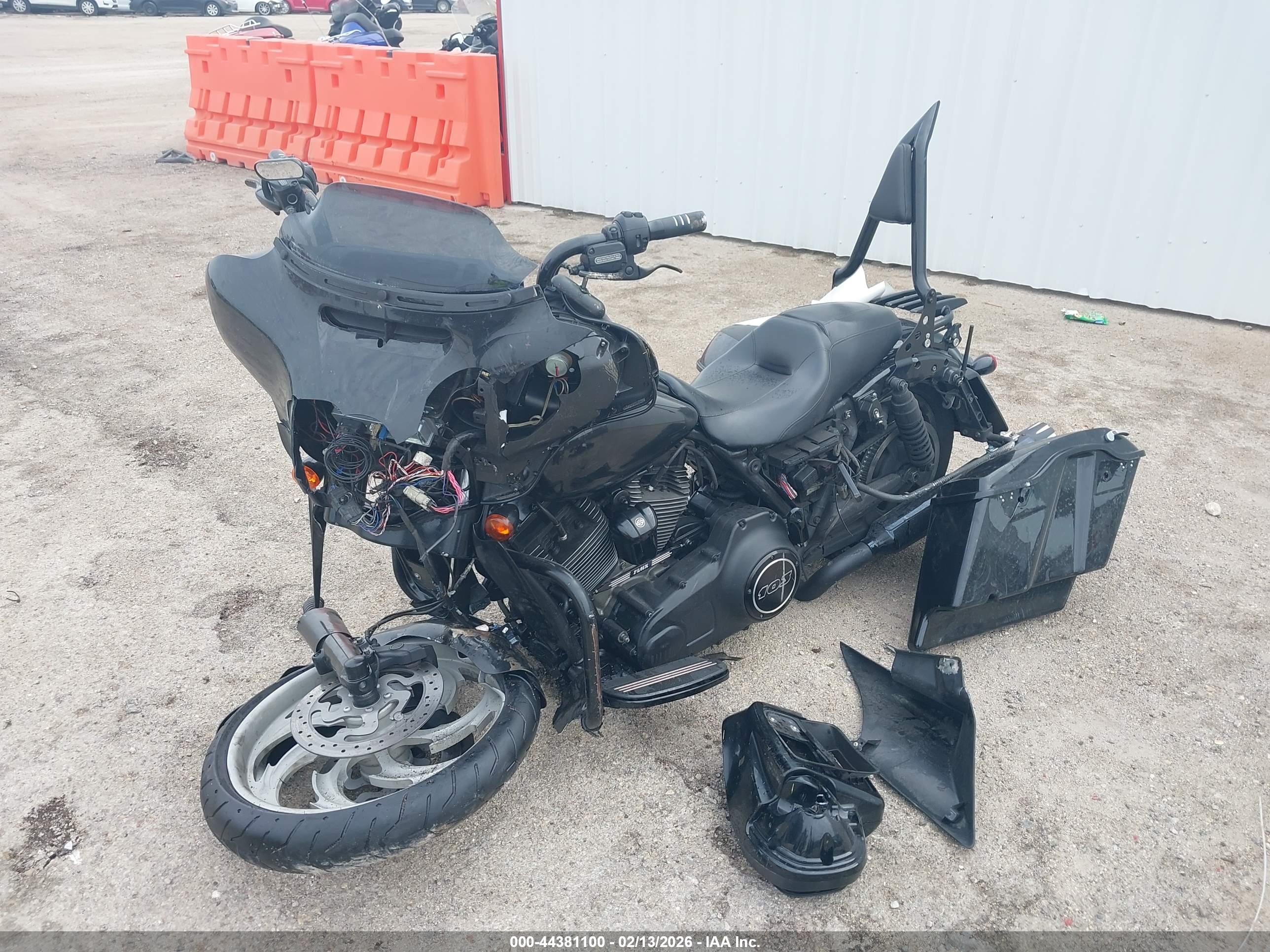 HARLEY-DAVIDSON FLHXS image 2