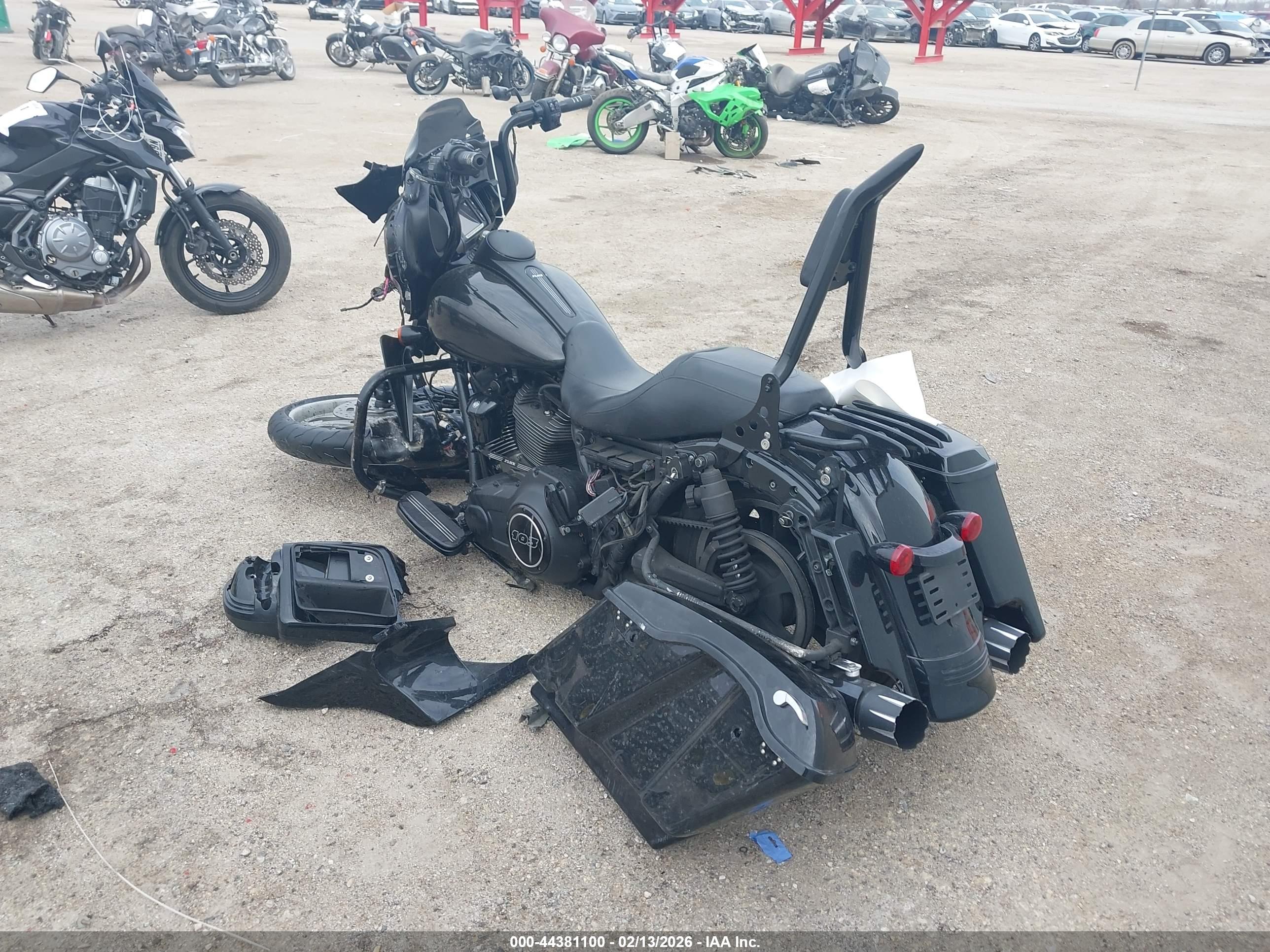 HARLEY-DAVIDSON FLHXS image 3