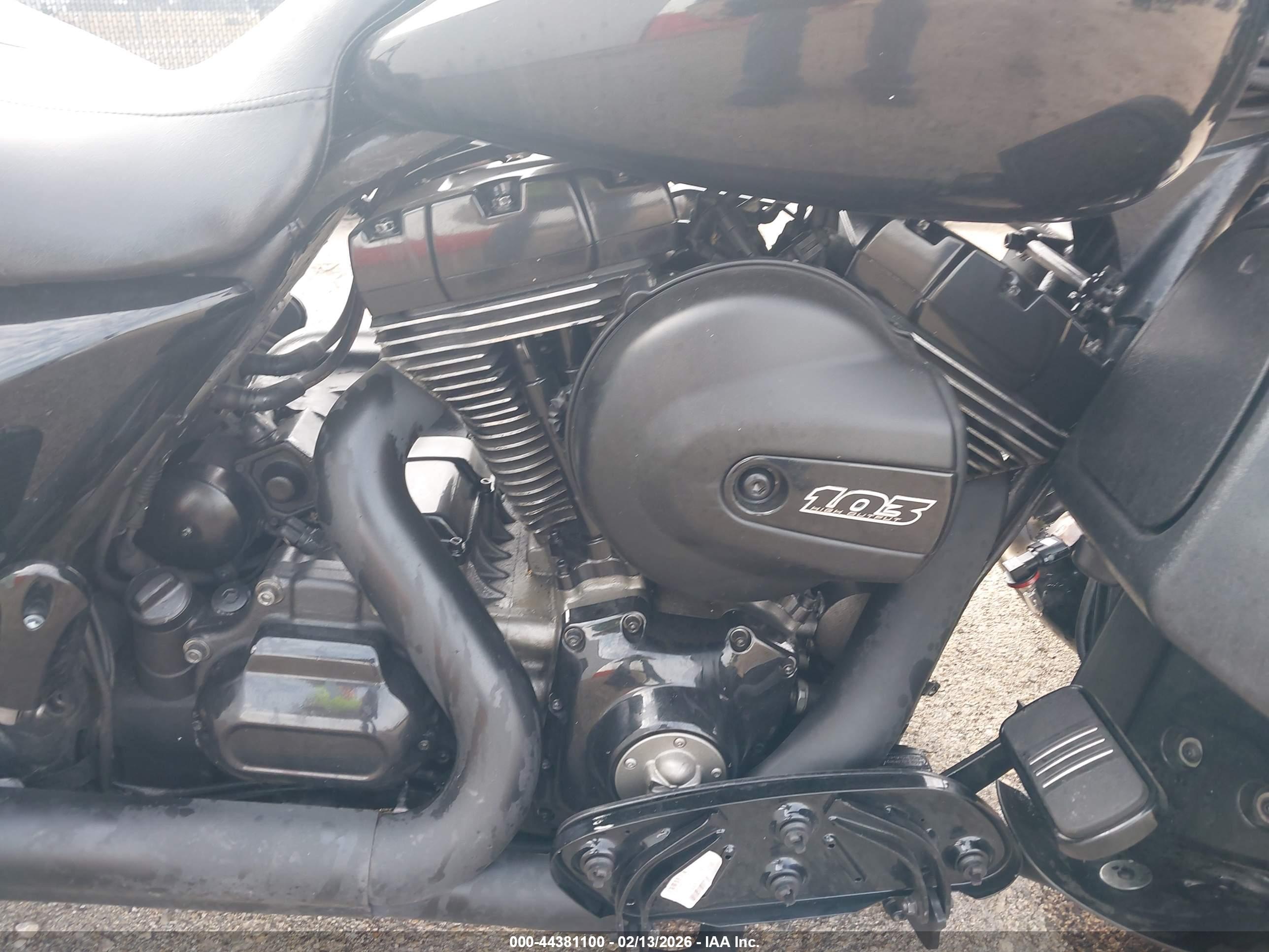 HARLEY-DAVIDSON FLHXS image 8