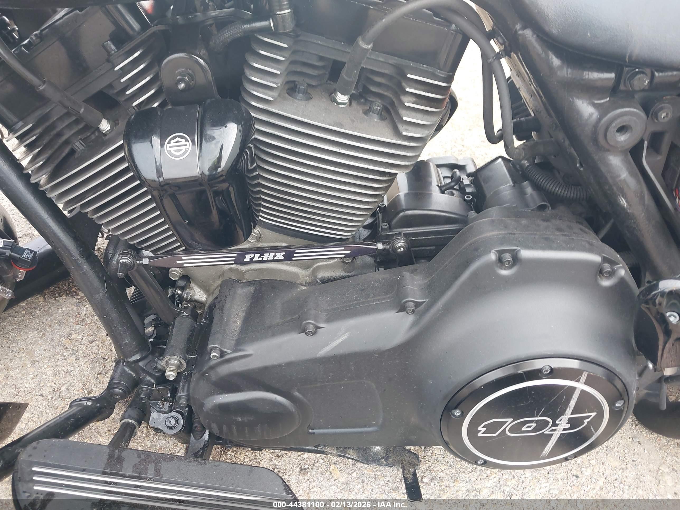 HARLEY-DAVIDSON FLHXS image 9