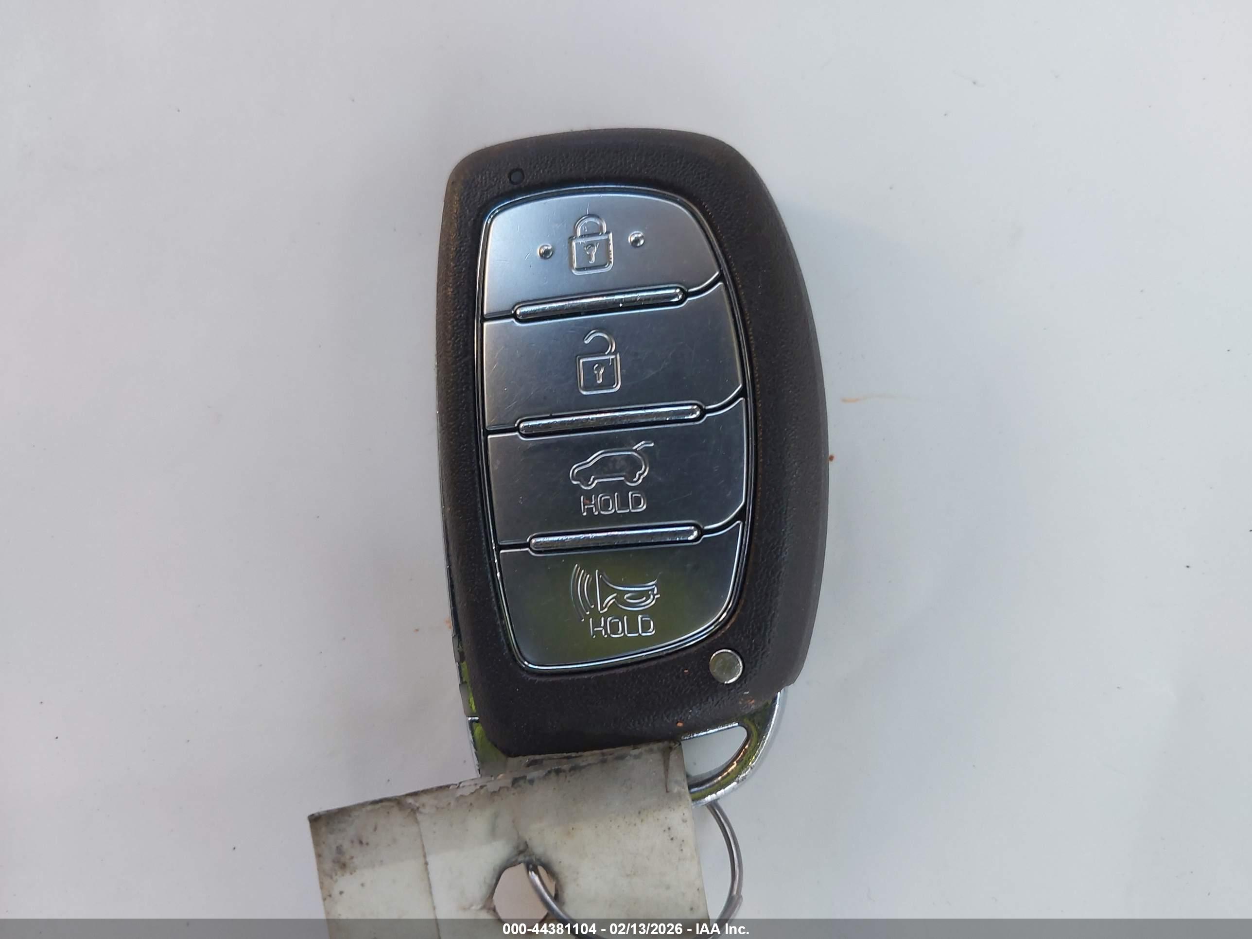 HYUNDAI TUCSON image 11