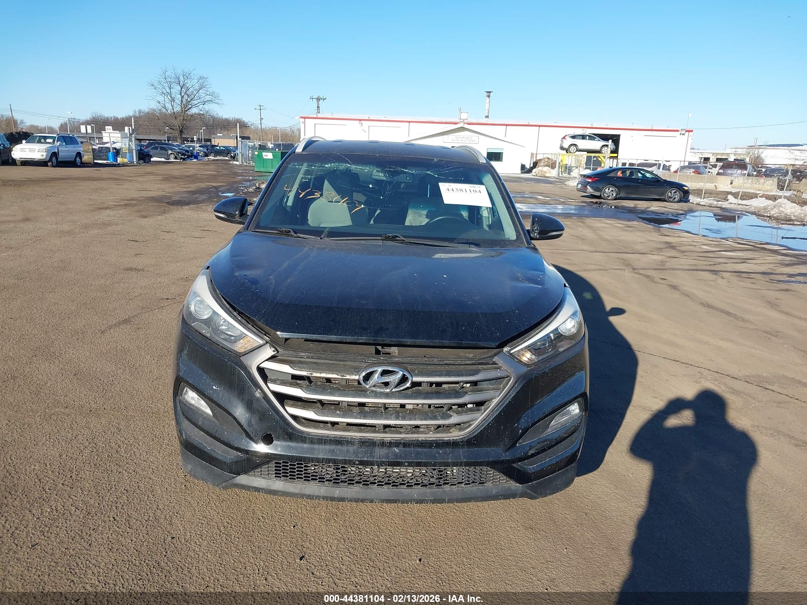 HYUNDAI TUCSON image 6