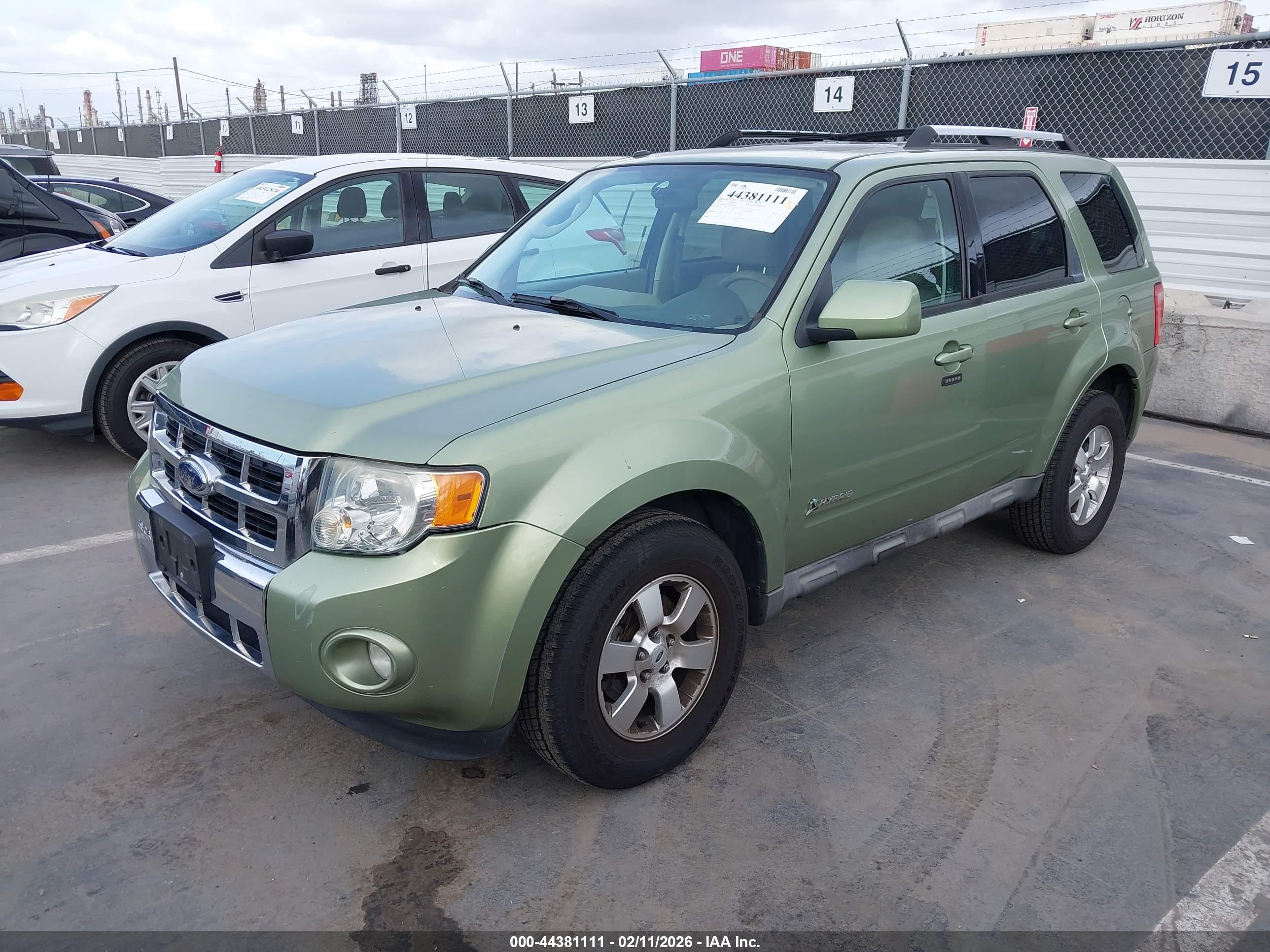 FORD ESCAPE image 2