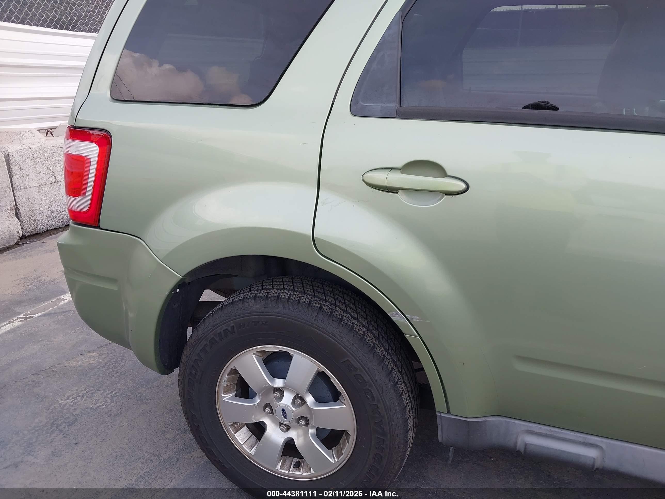 FORD ESCAPE image 6