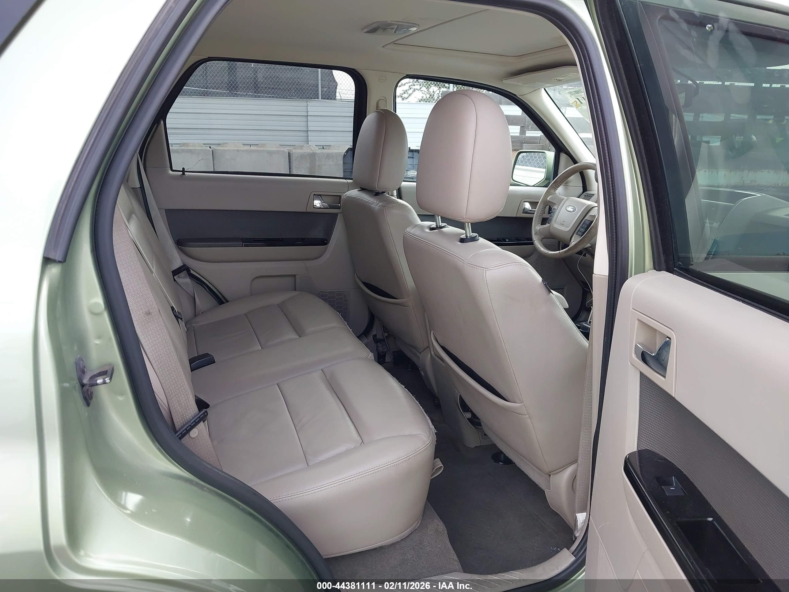 FORD ESCAPE image 8