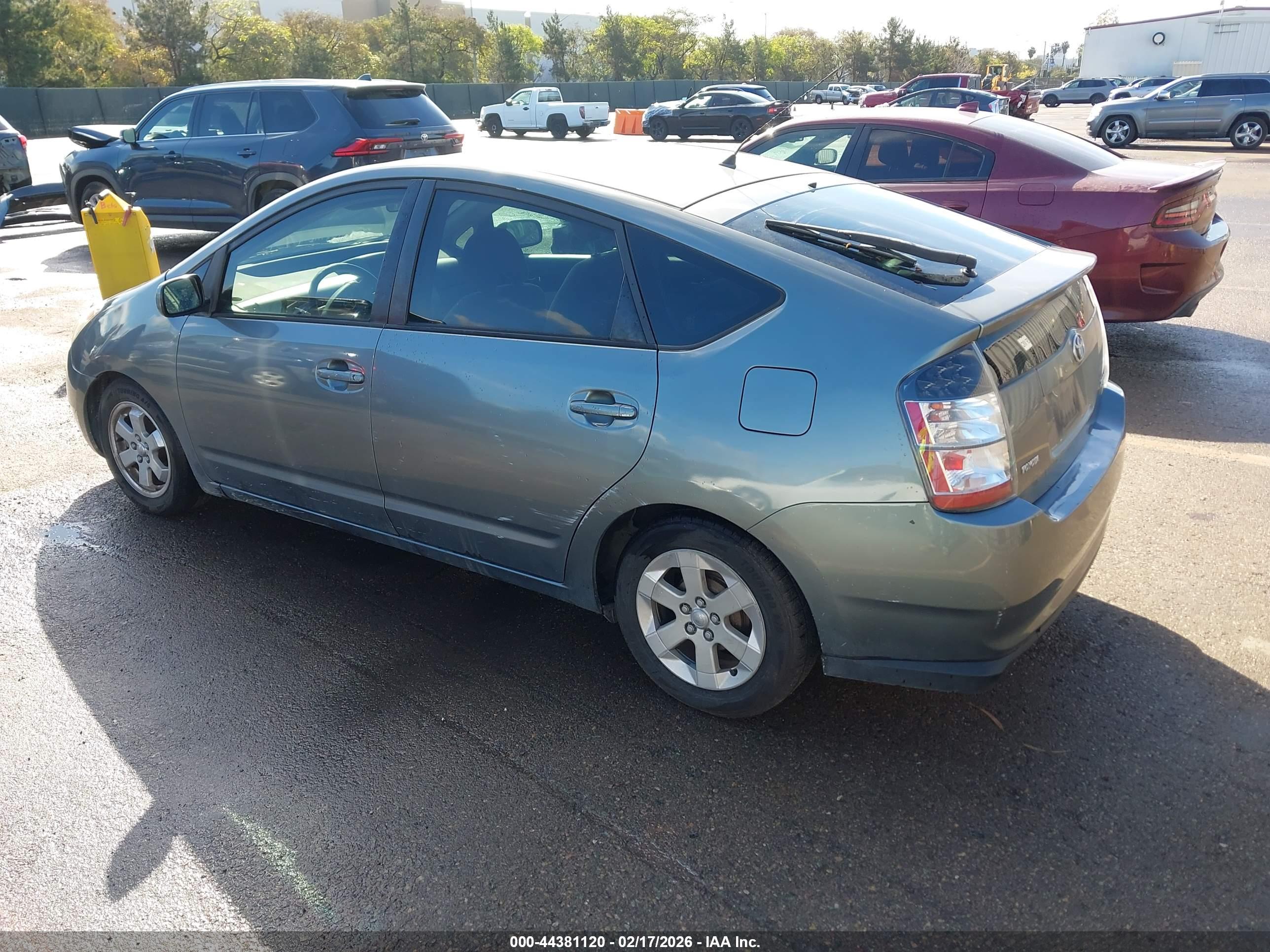 TOYOTA PRIUS image 3