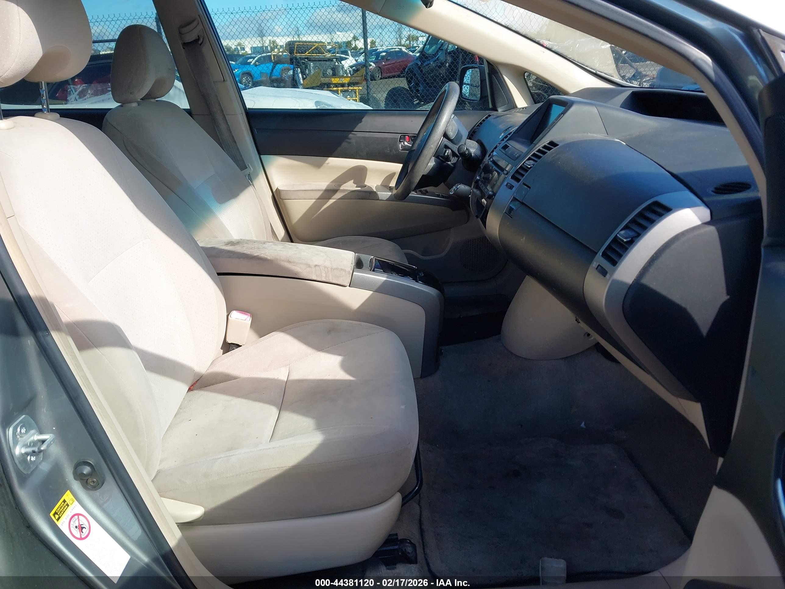 TOYOTA PRIUS image 5