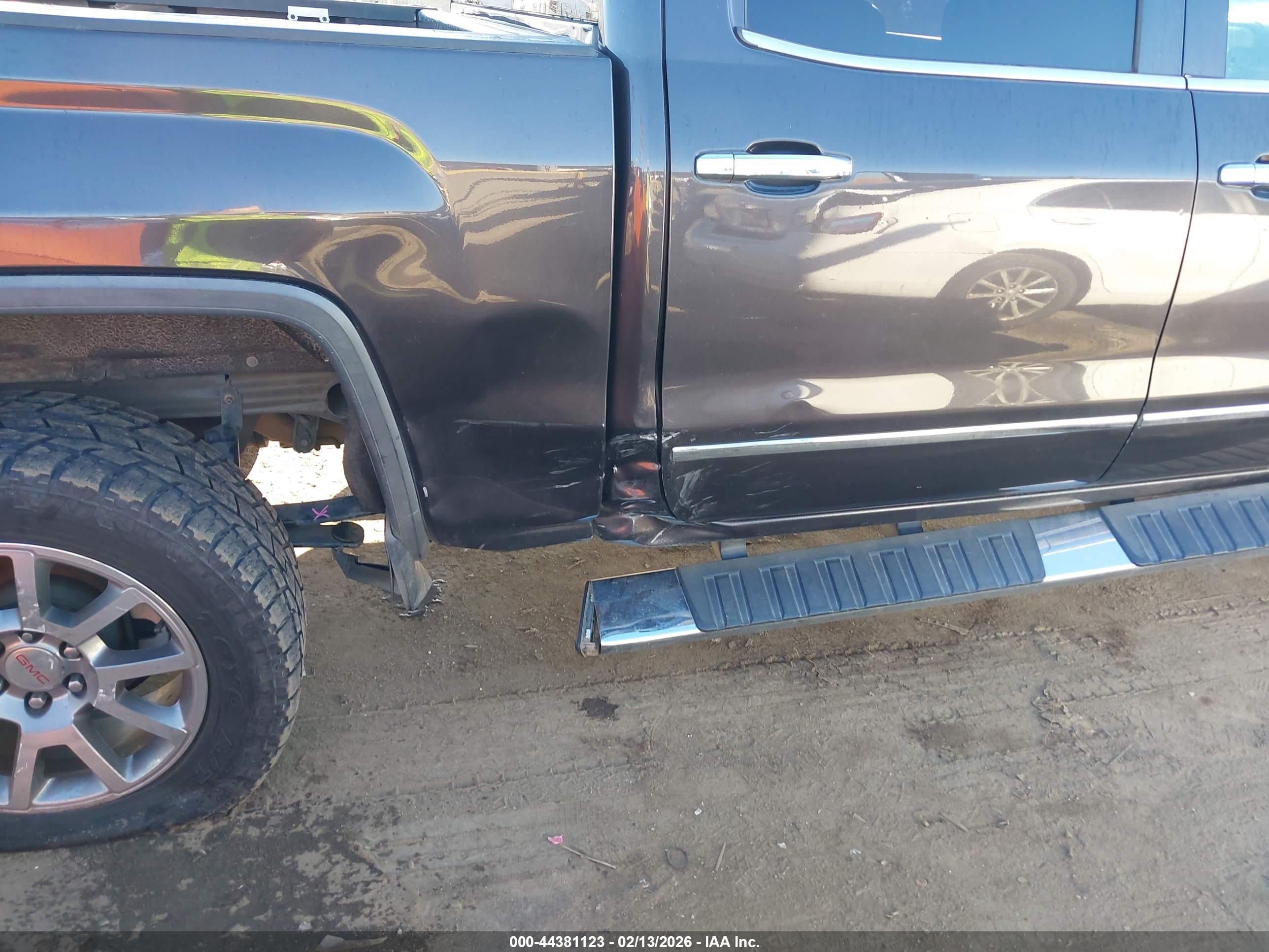 GMC SIERRA image 6