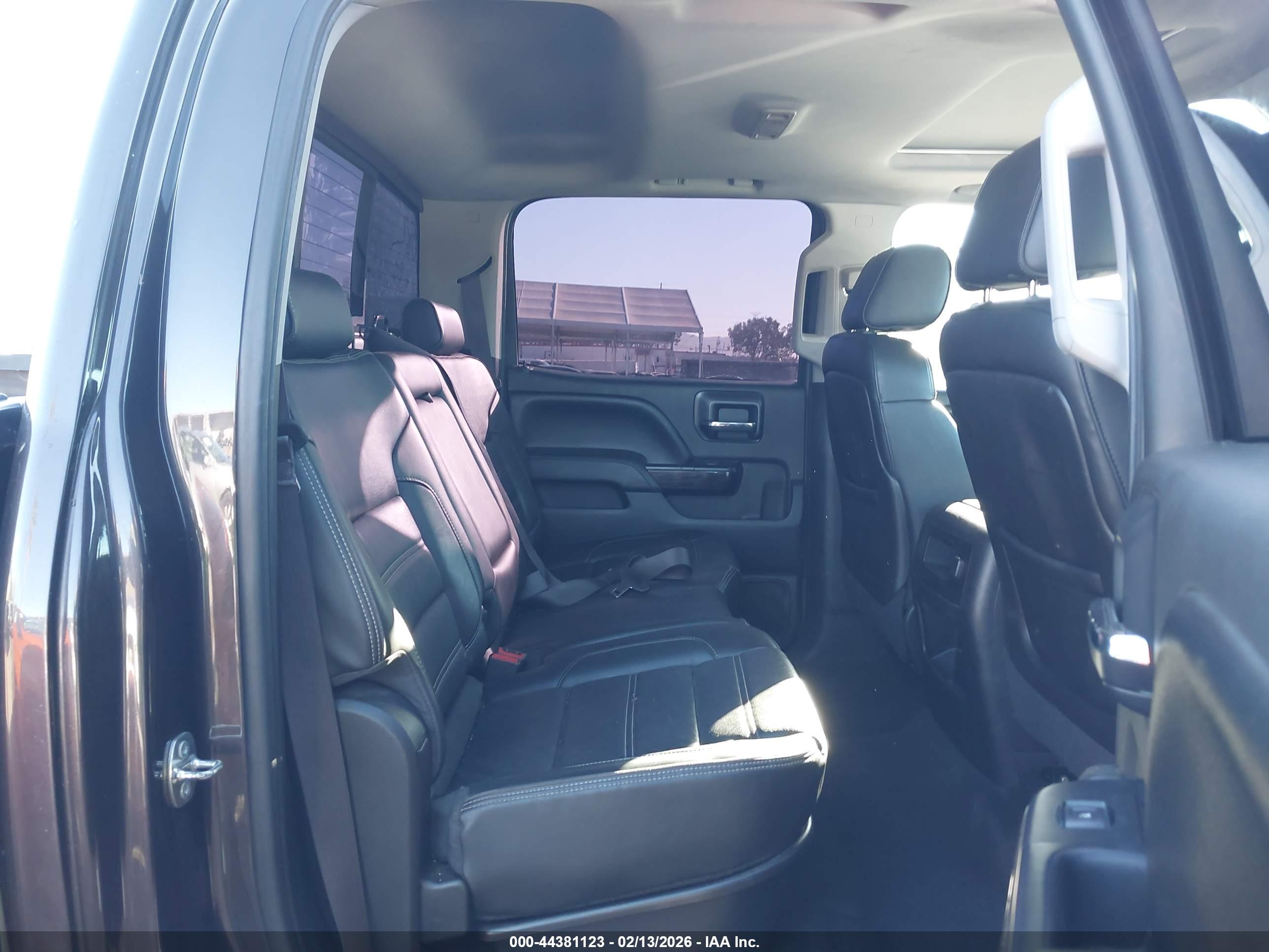 GMC SIERRA image 8