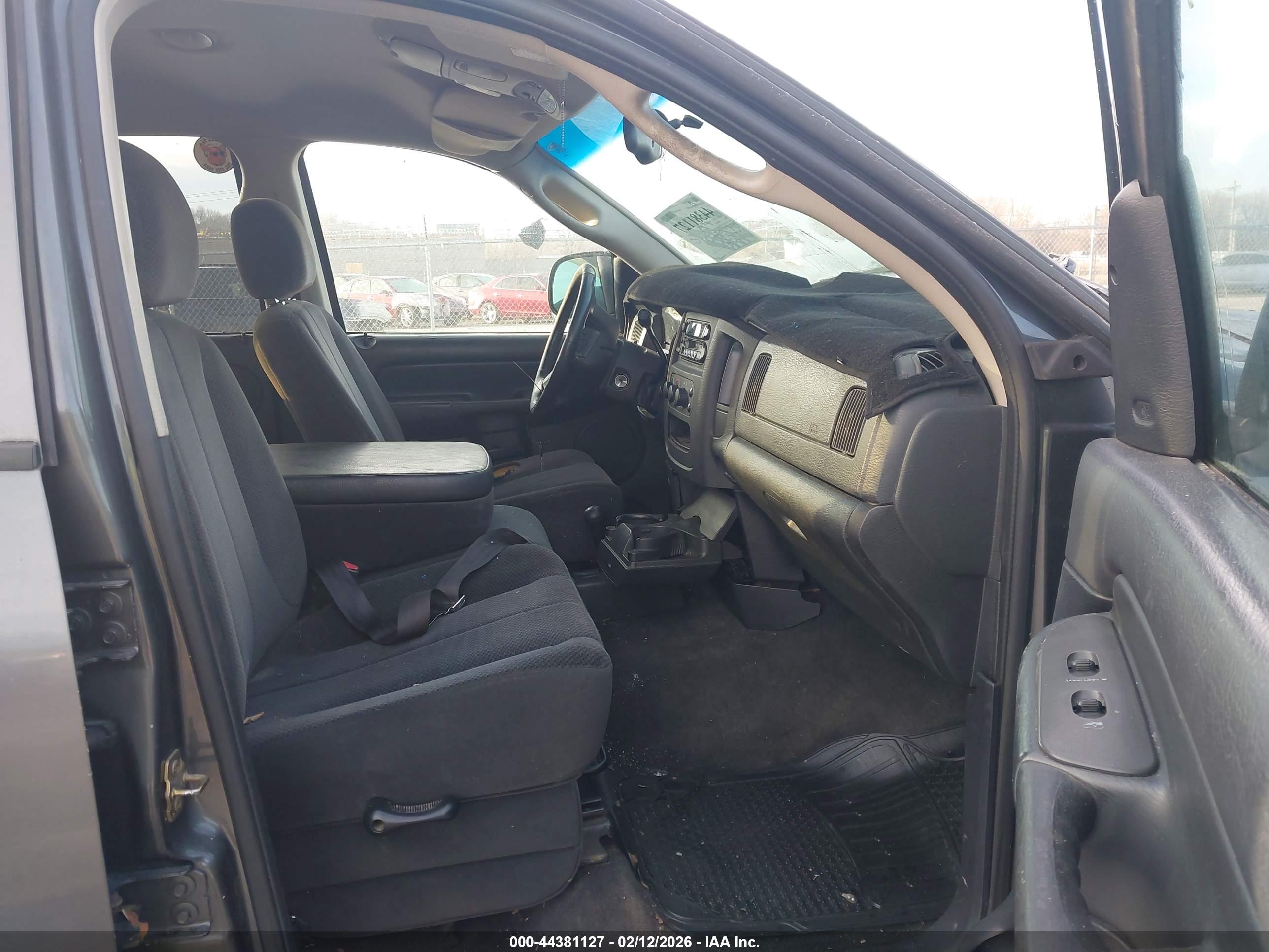 DODGE RAM image 5