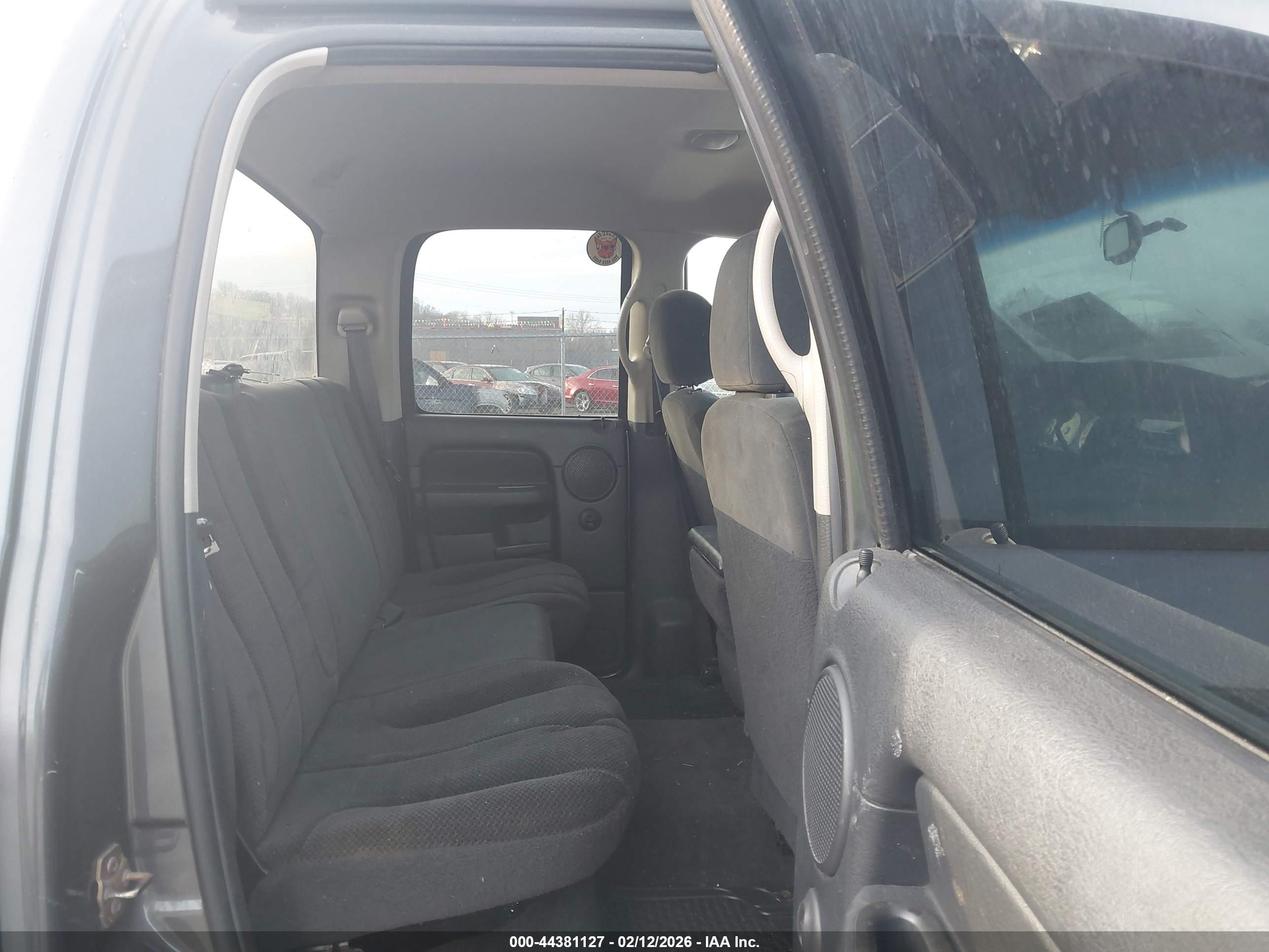 DODGE RAM image 8