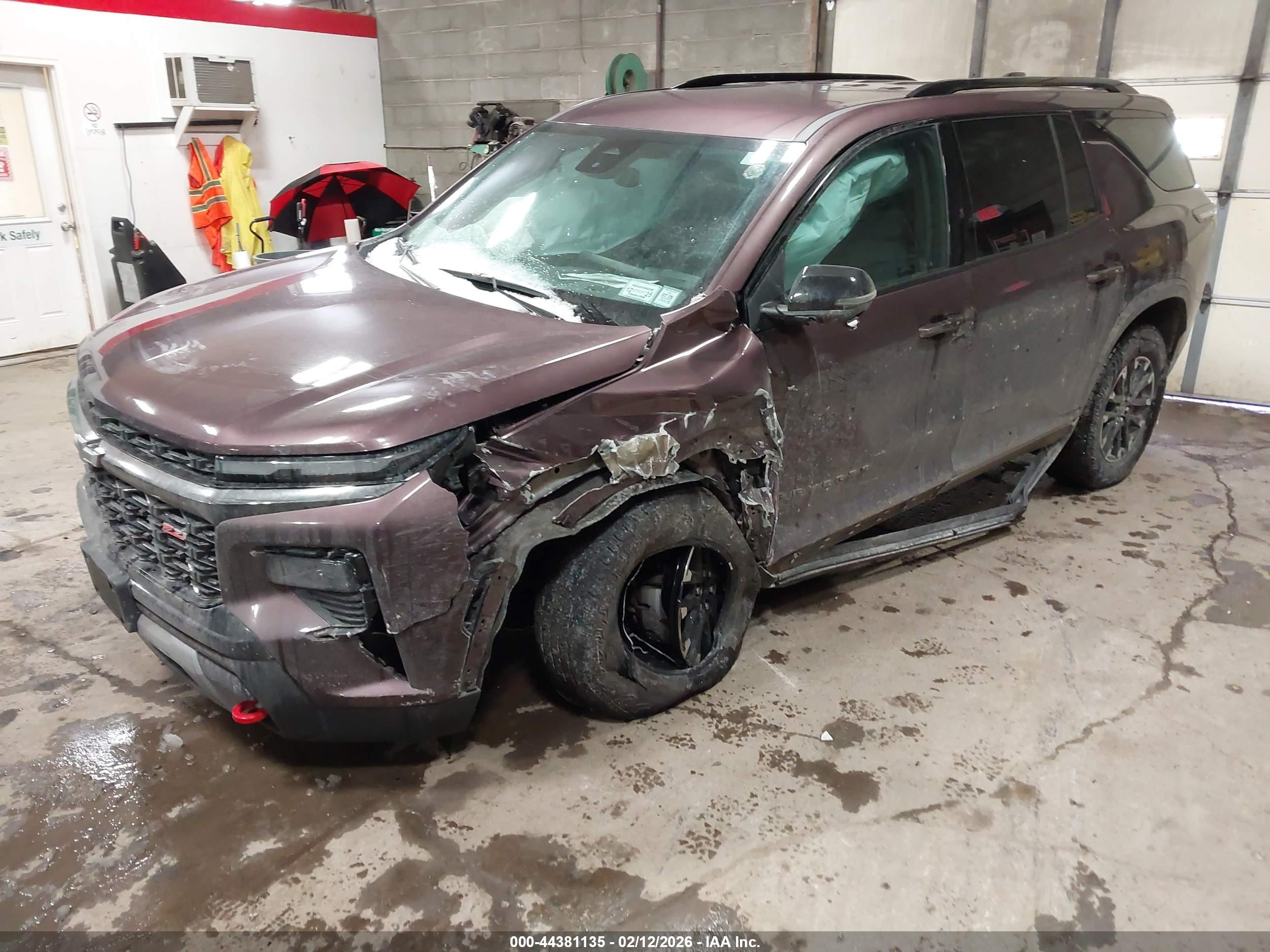 CHEVROLET TRAVERSE image 2