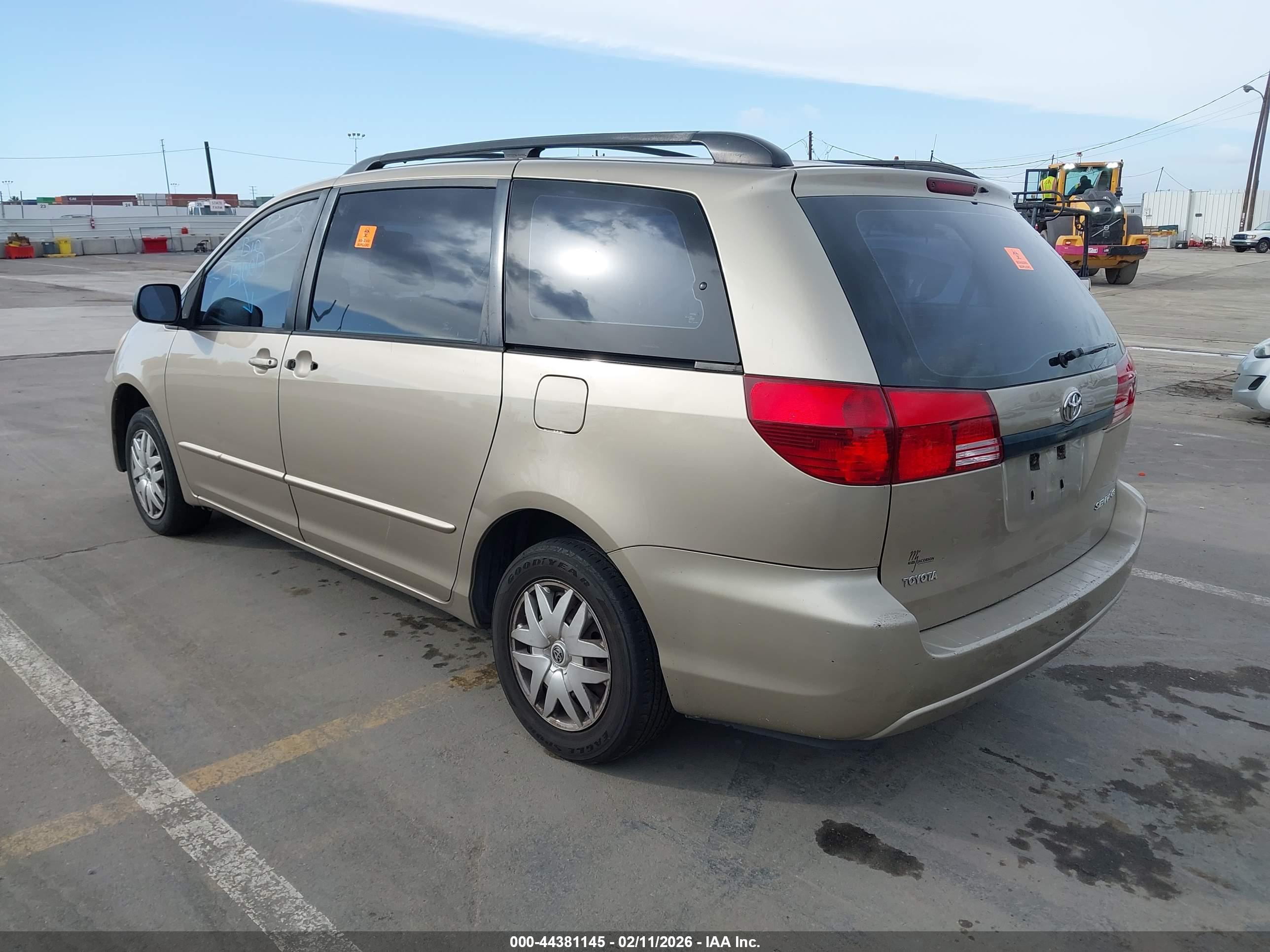 TOYOTA SIENNA image 3