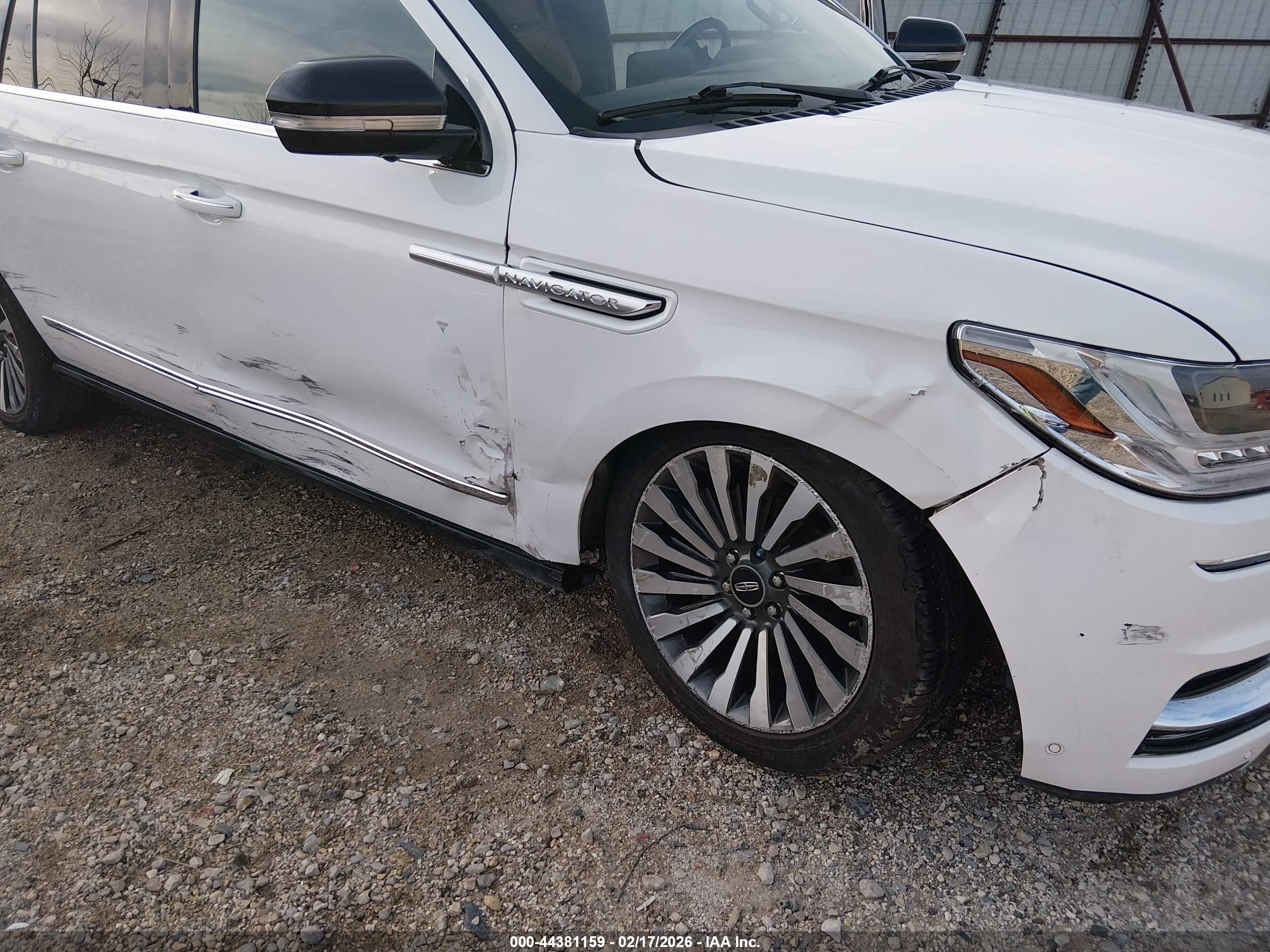 LINCOLN NAVIGATOR image 6