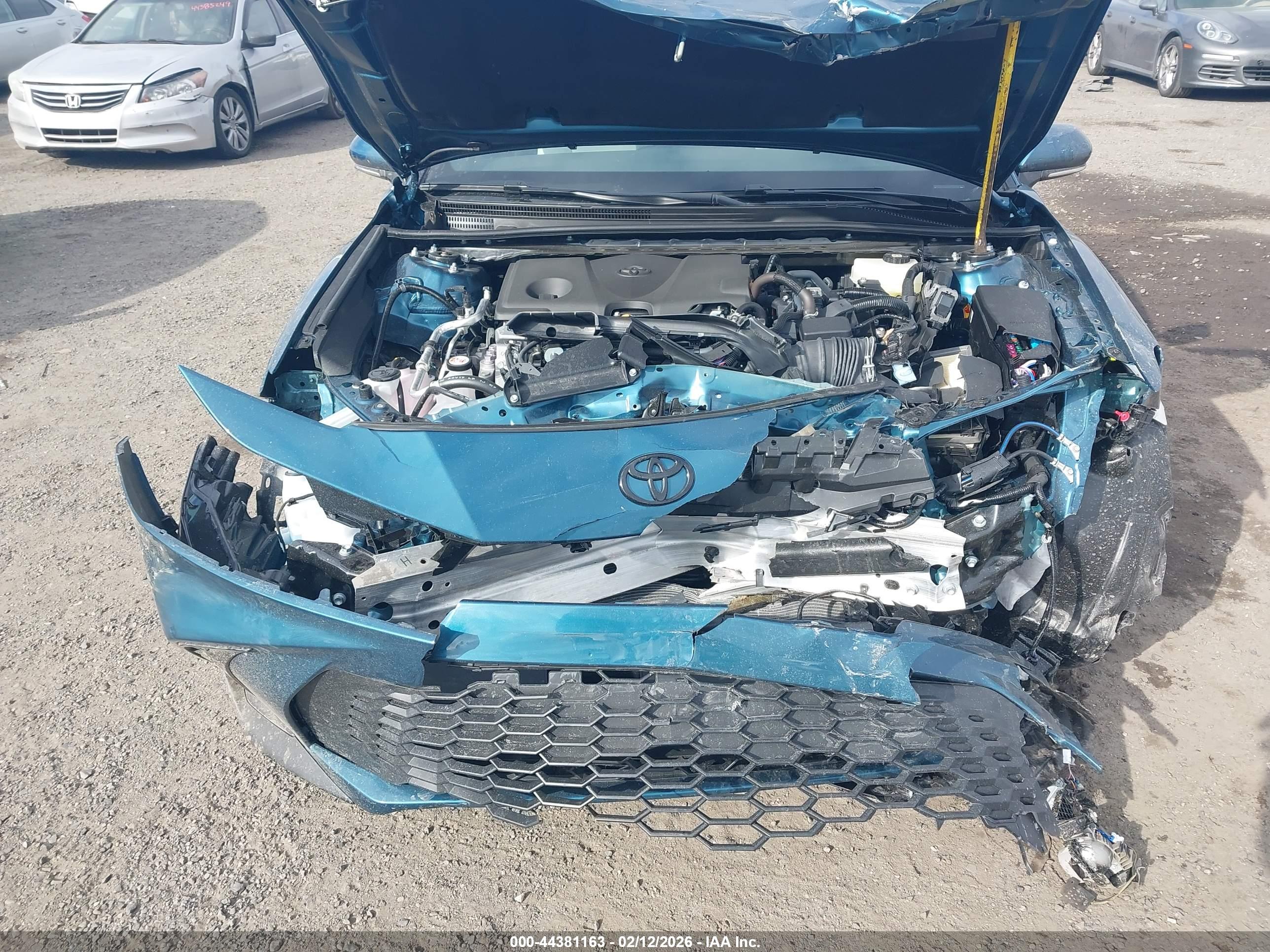 TOYOTA CAMRY image 10