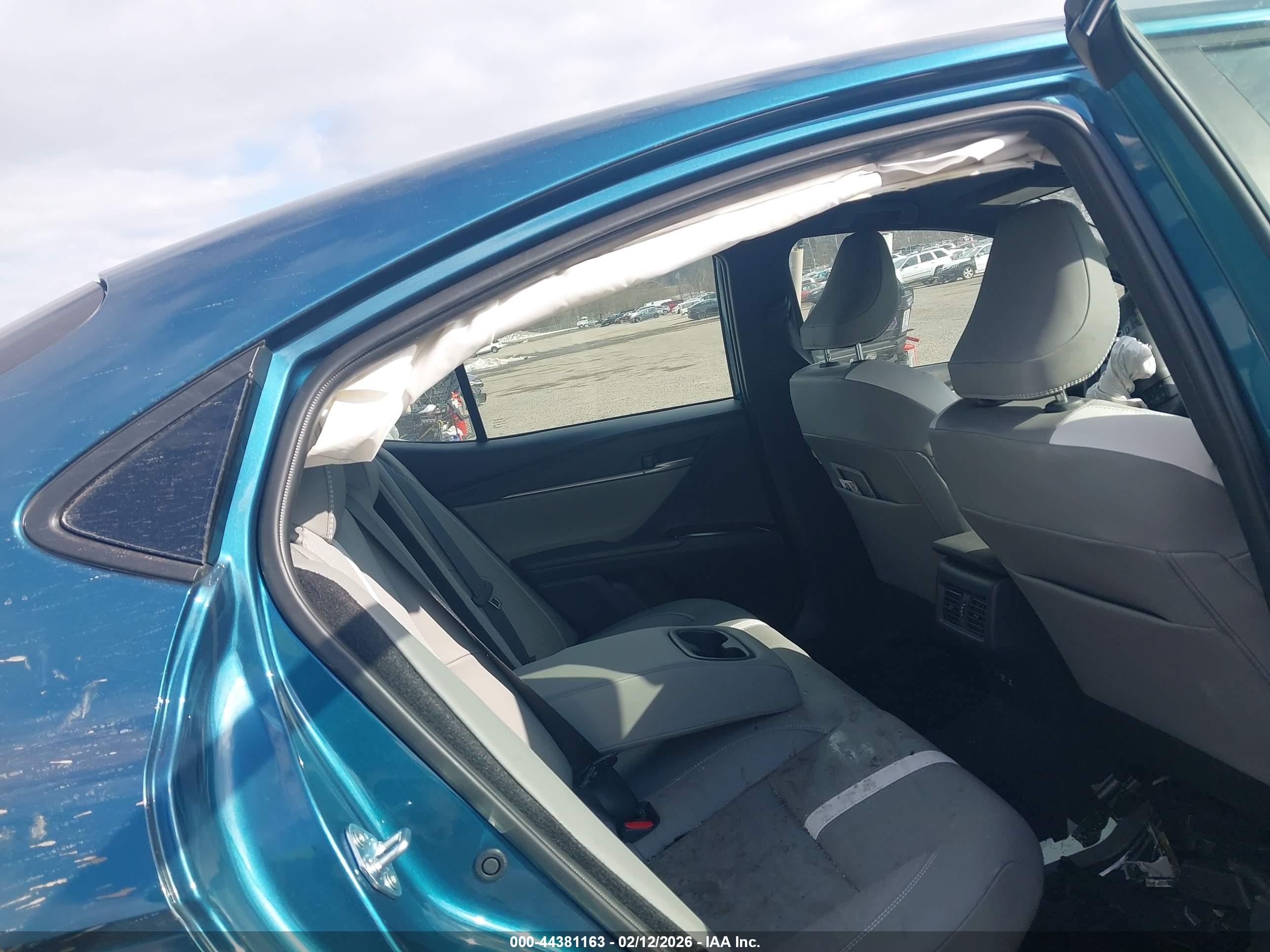 TOYOTA CAMRY image 8
