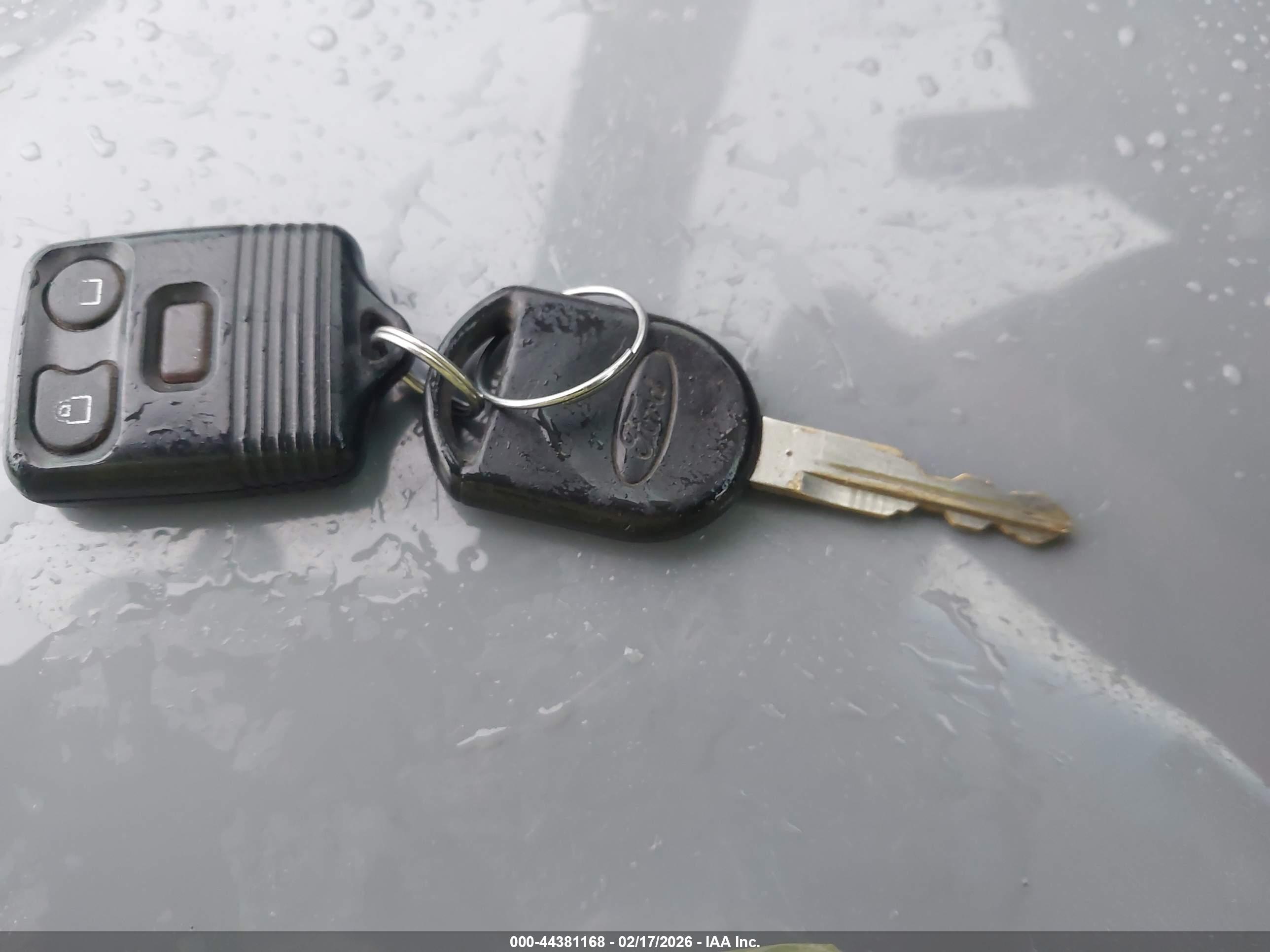 FORD ESCAPE image 11