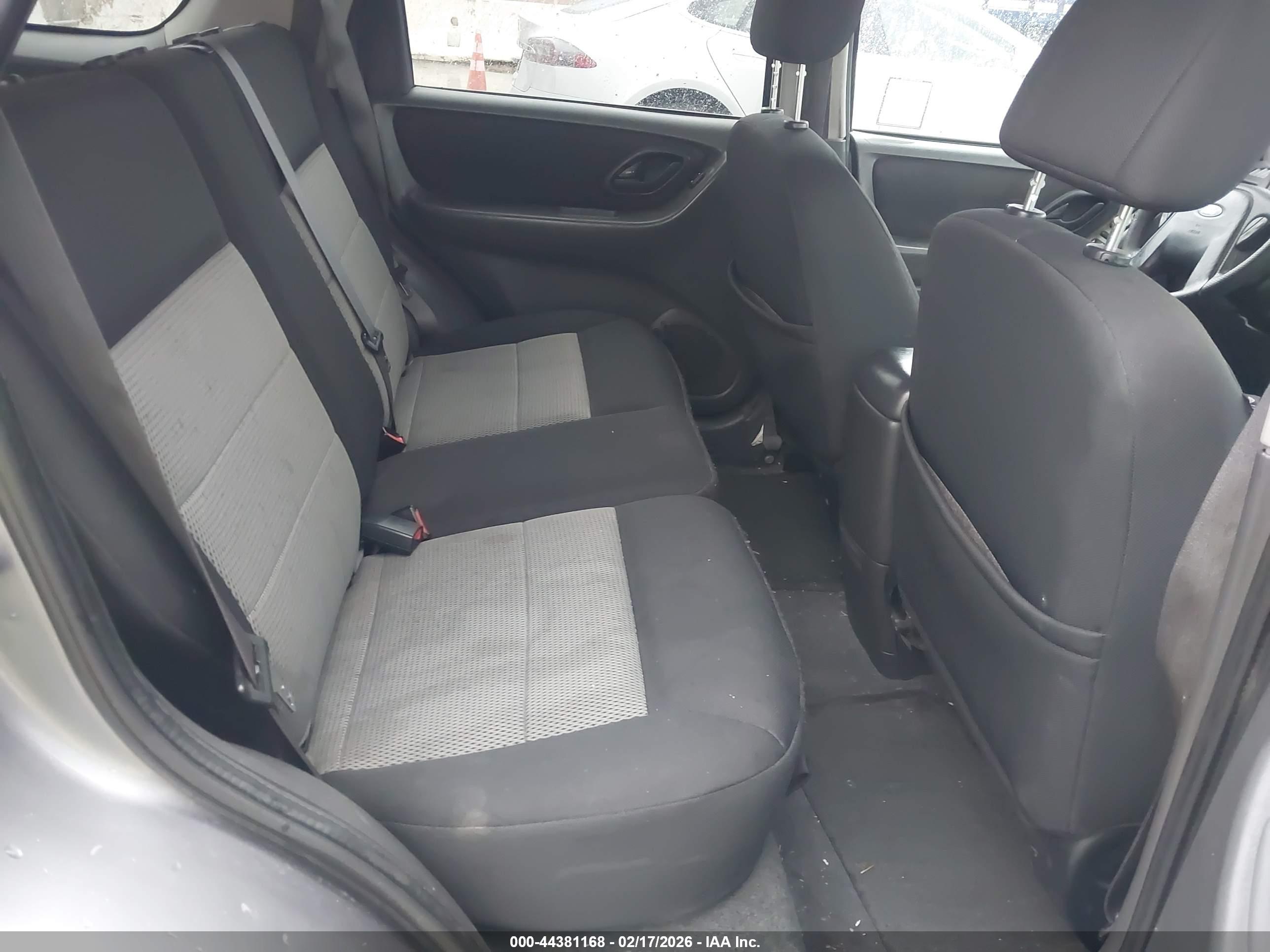 FORD ESCAPE image 8
