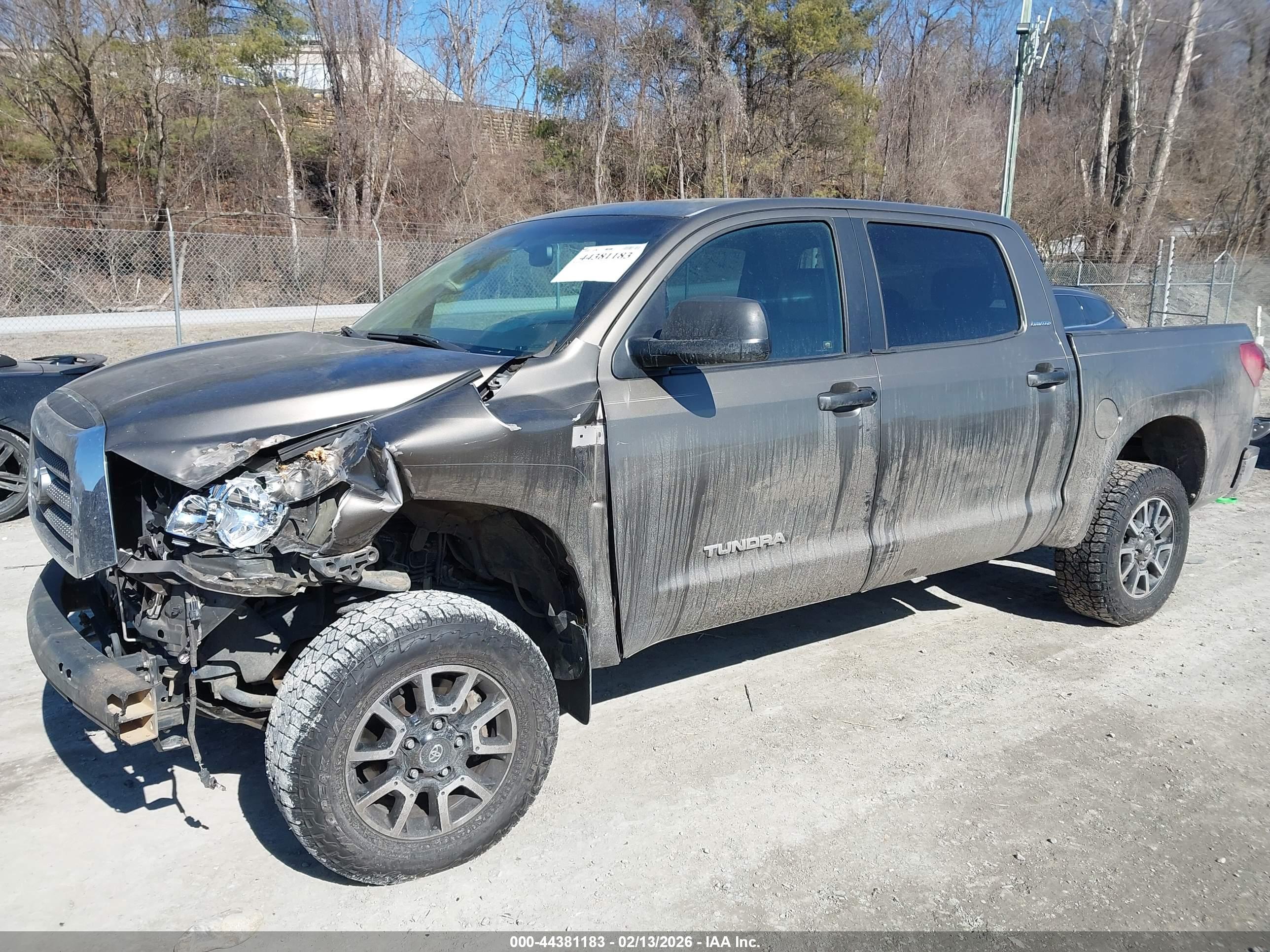 TOYOTA TUNDRA image 2