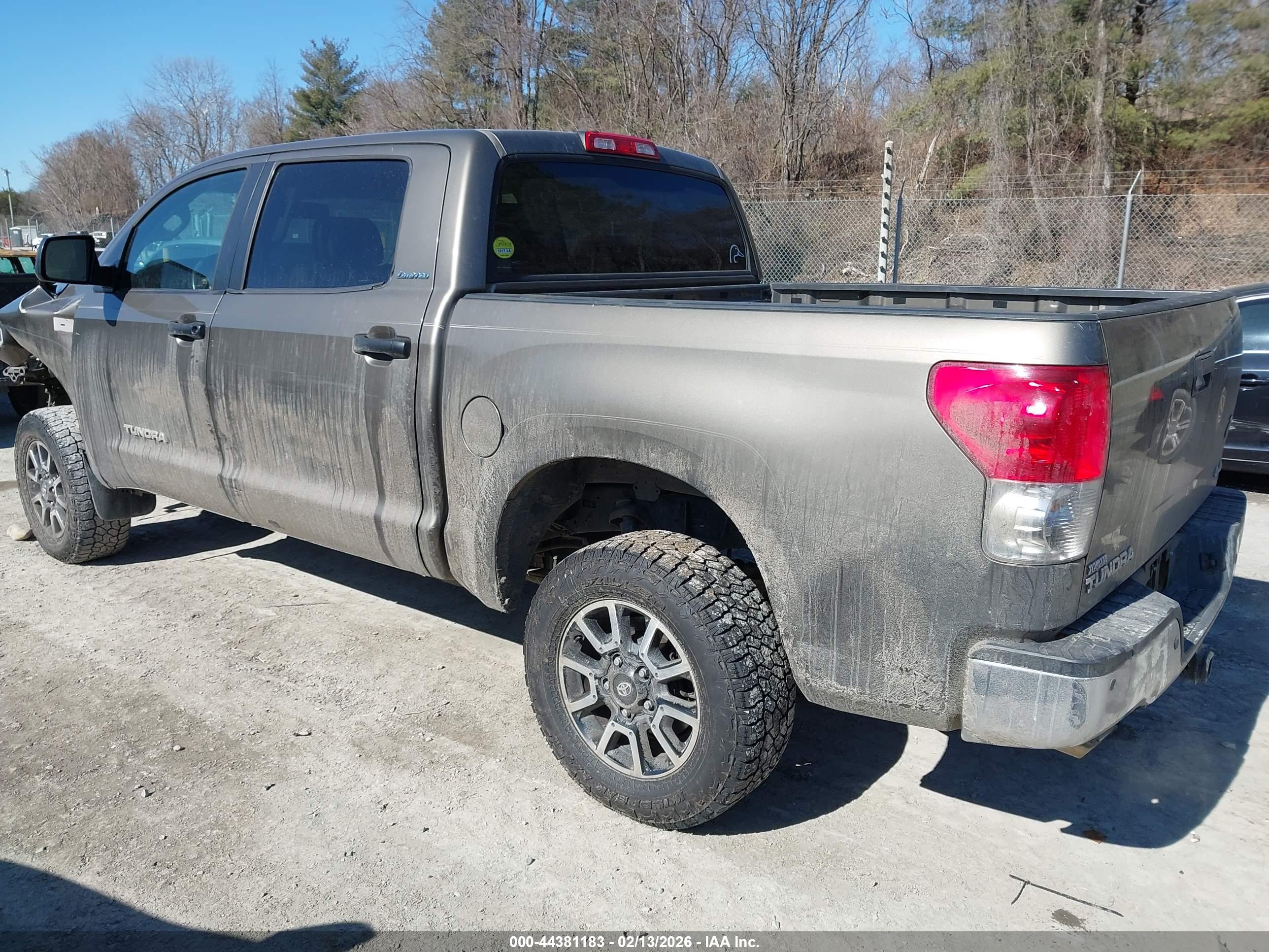 TOYOTA TUNDRA image 3