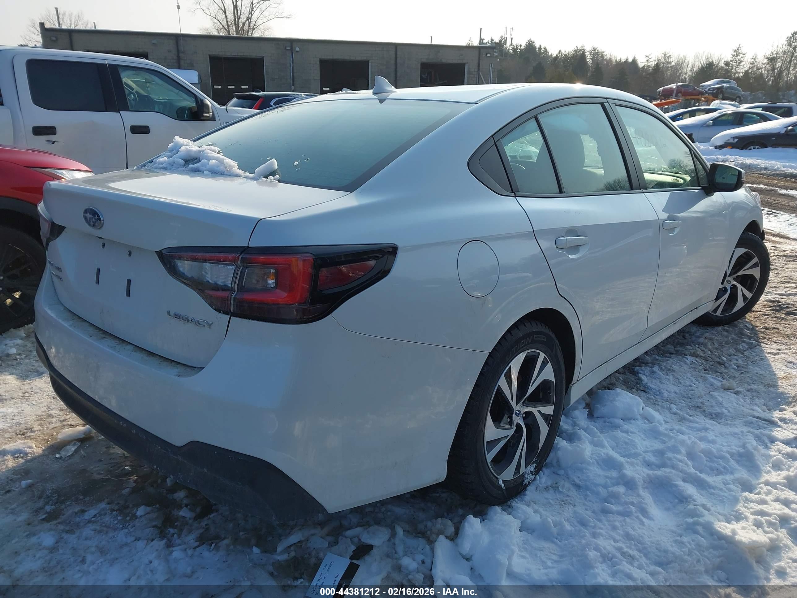 SUBARU LEGACY image 4