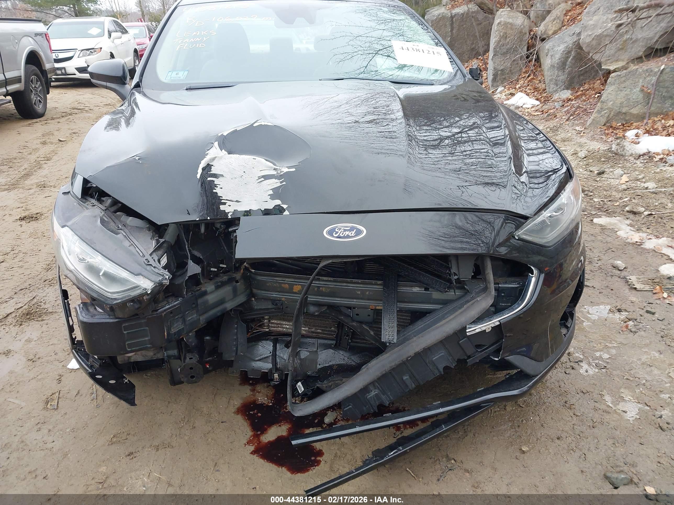 FORD FUSION image 6