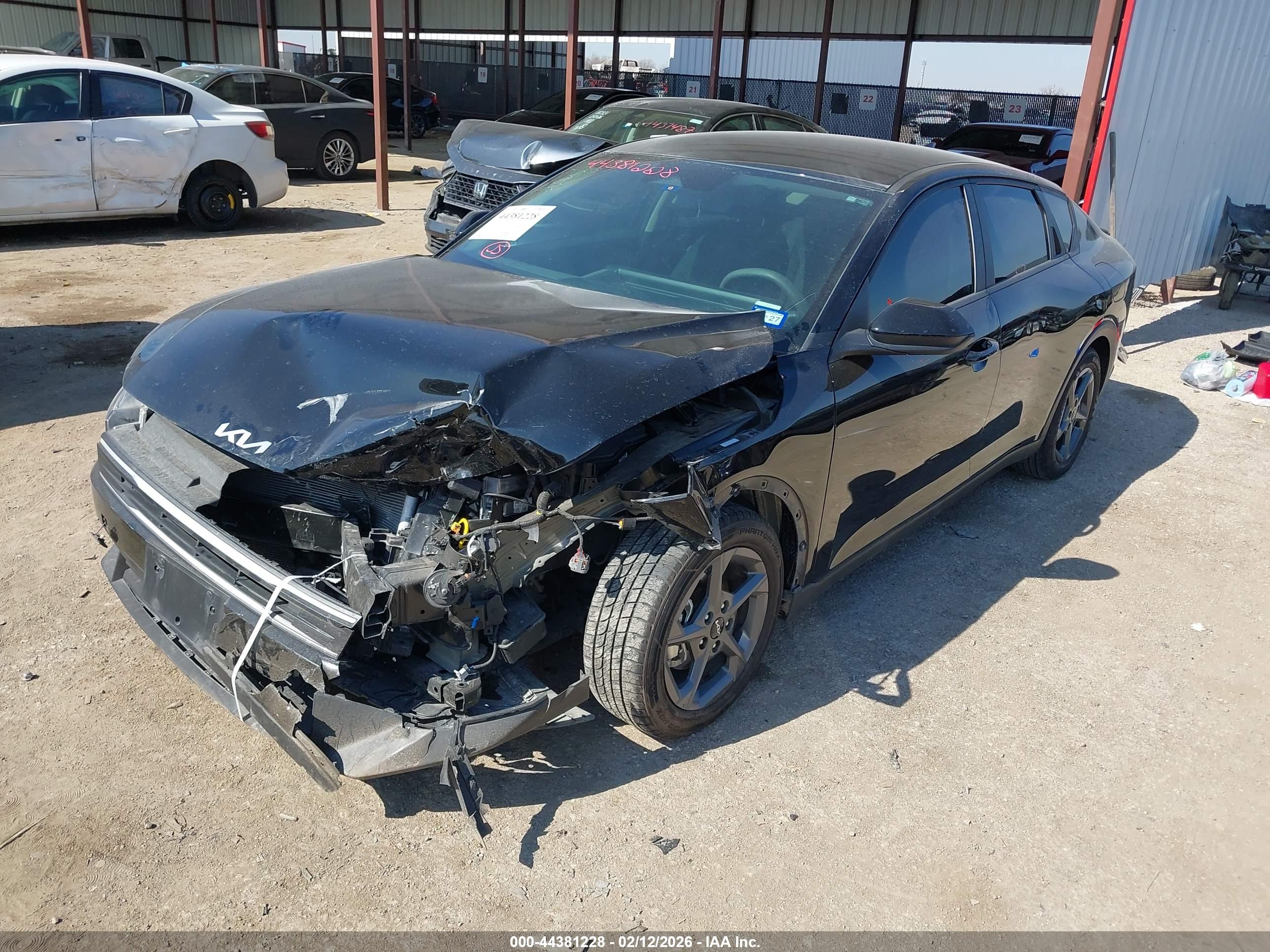 KIA K4 image 2