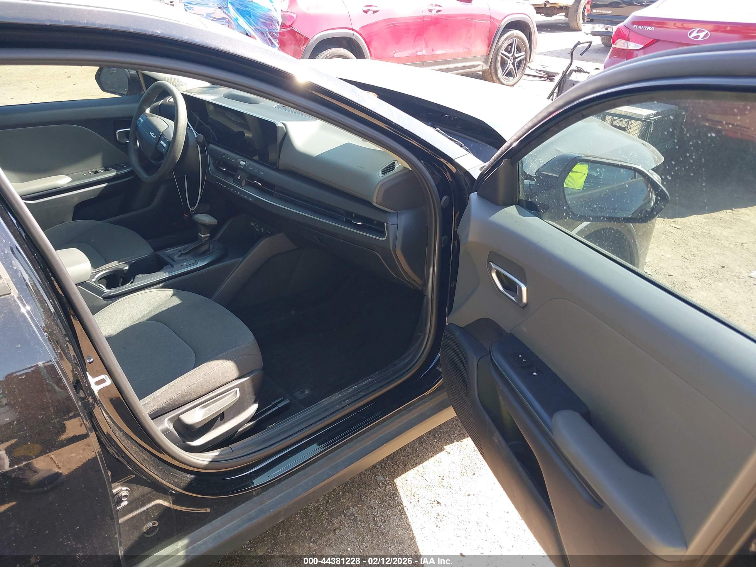 KIA K4 image 5