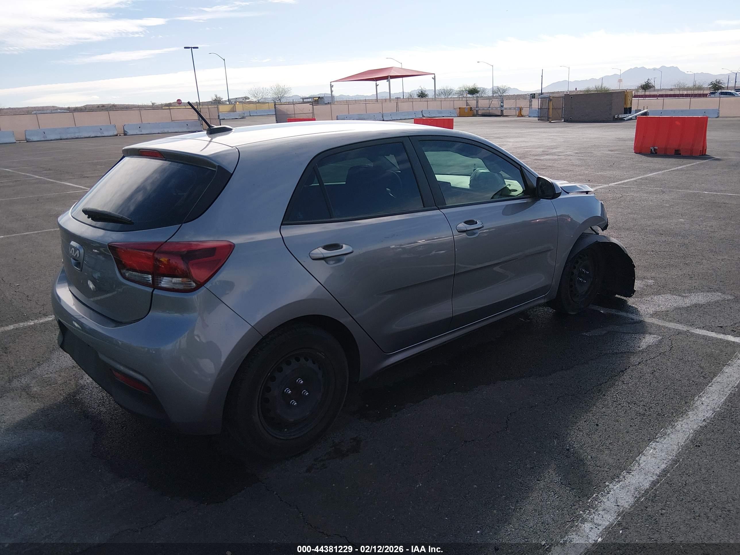 KIA RIO image 4