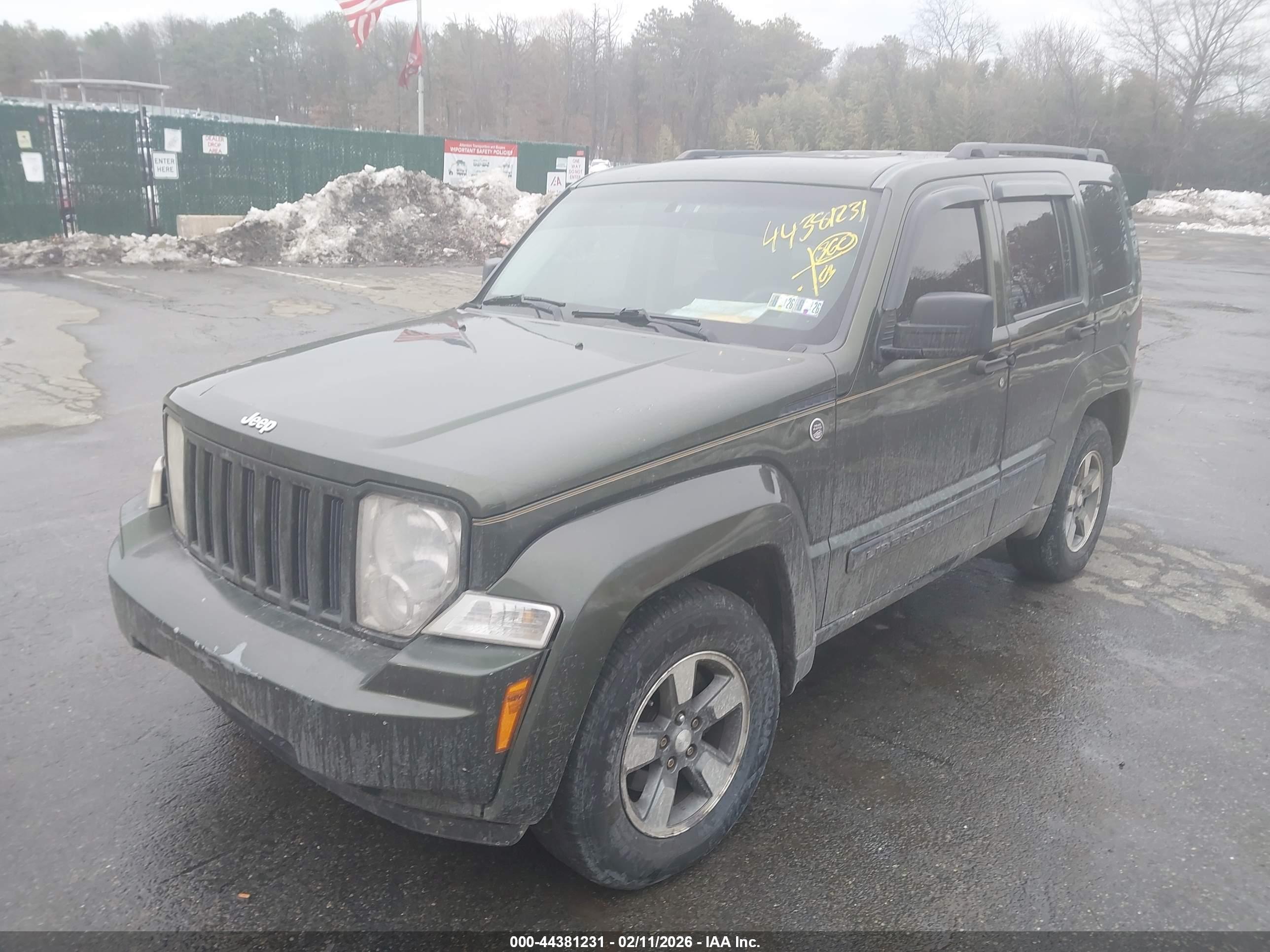 JEEP LIBERTY image 2