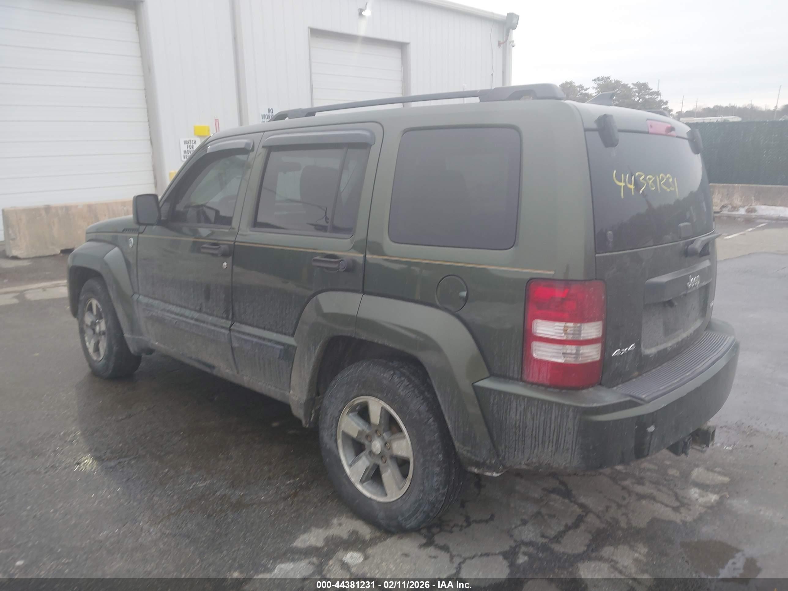 JEEP LIBERTY image 3