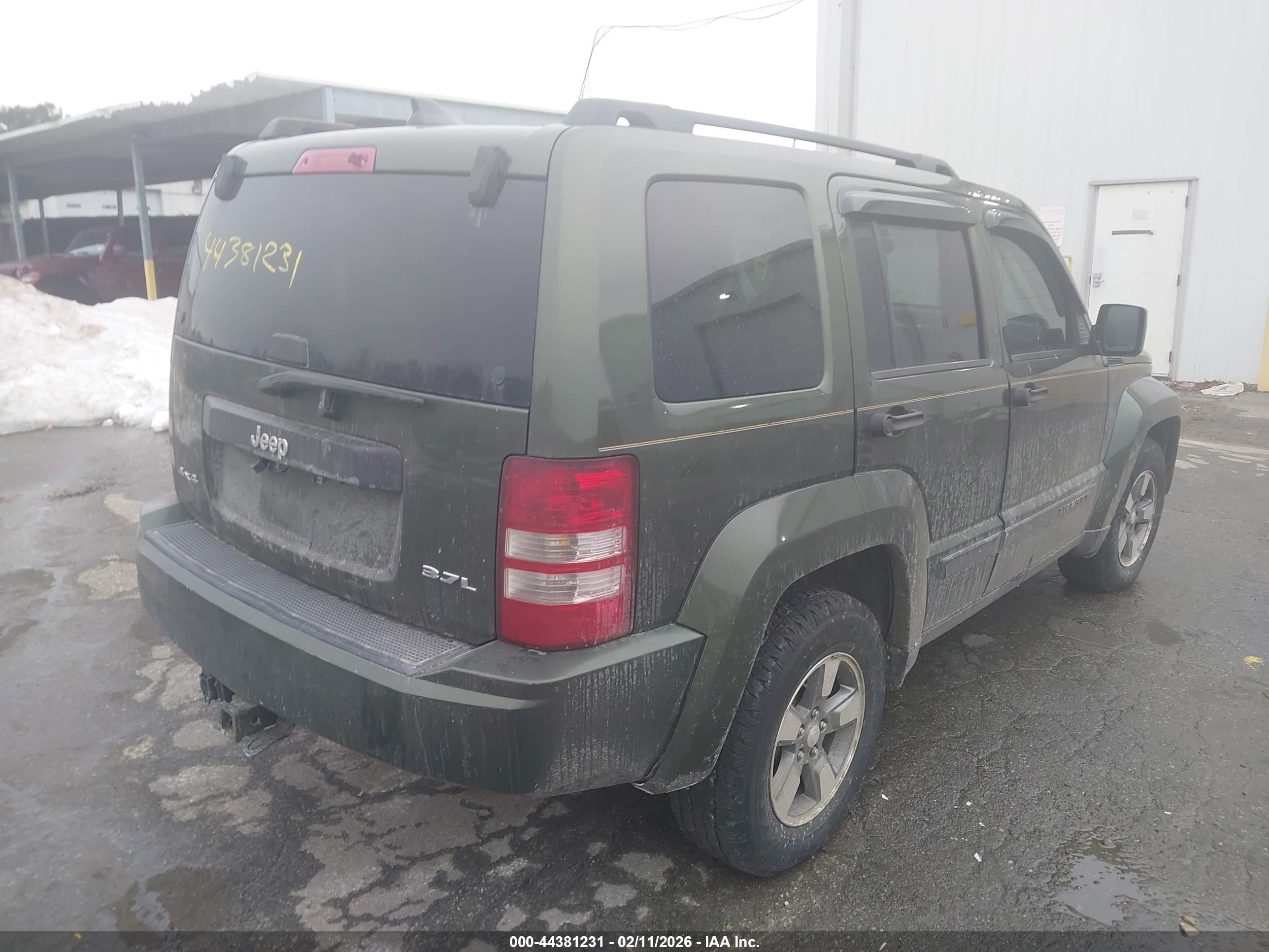 JEEP LIBERTY image 4
