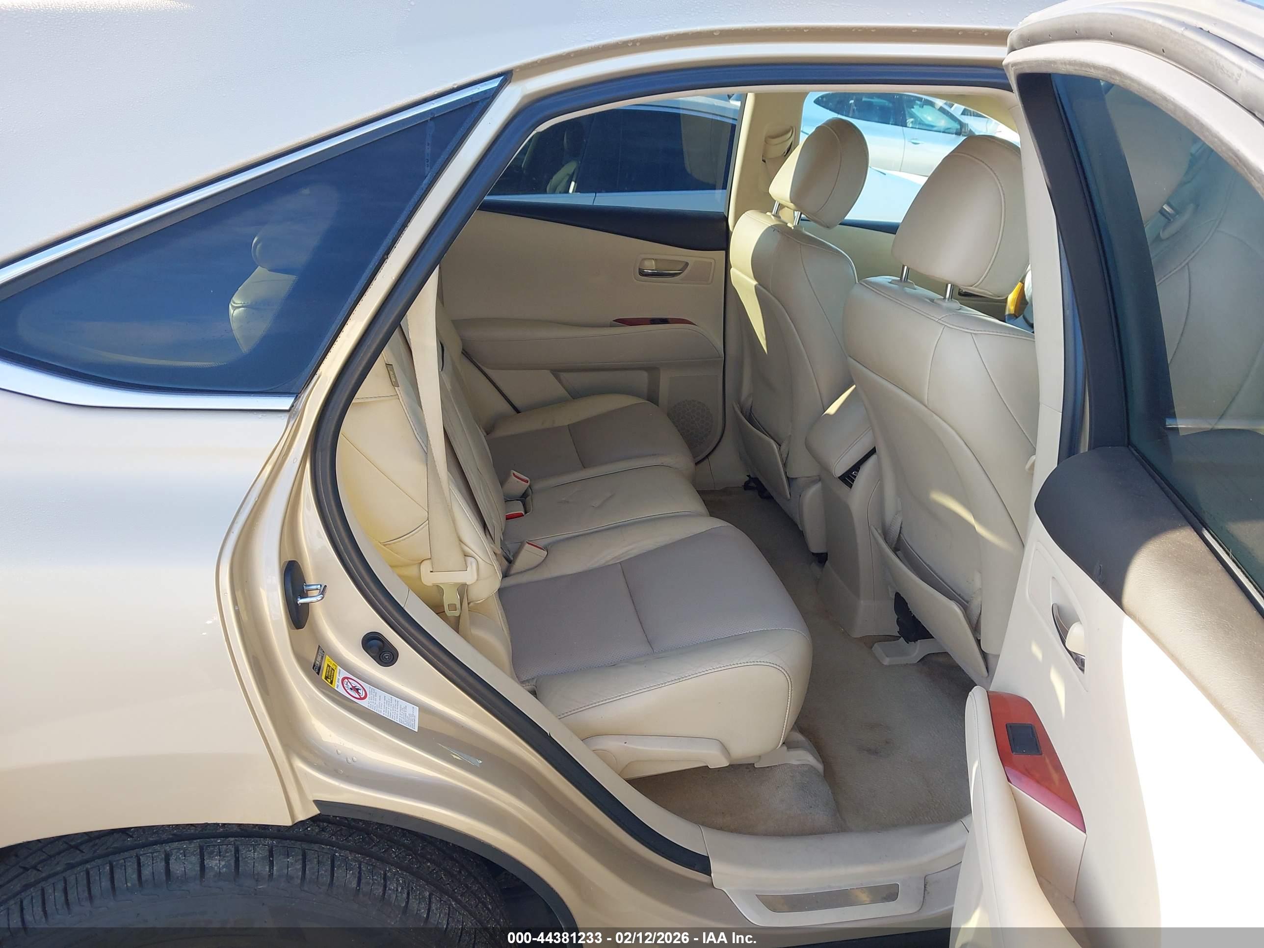LEXUS RX image 8